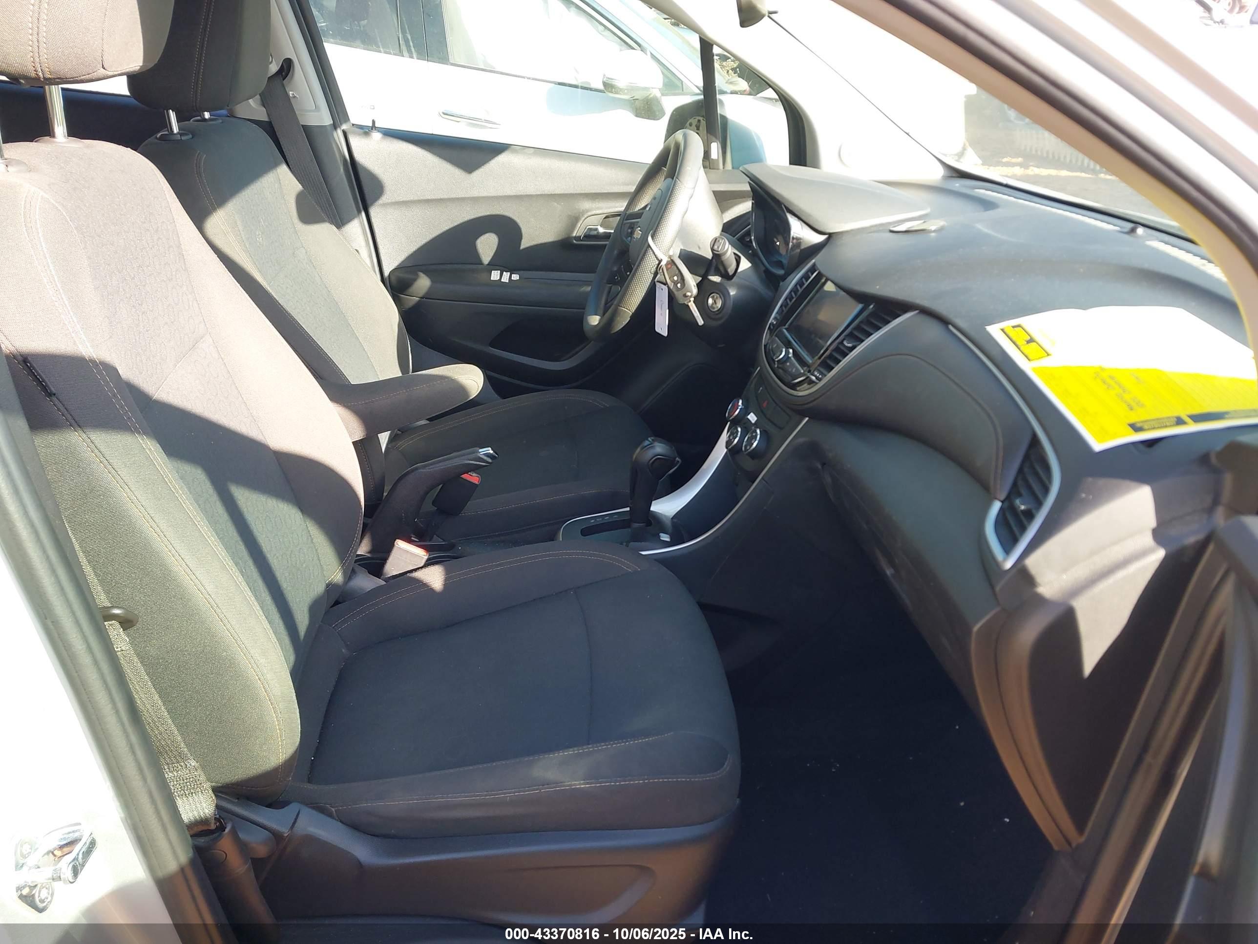 CHEVROLET TRAX image 5
