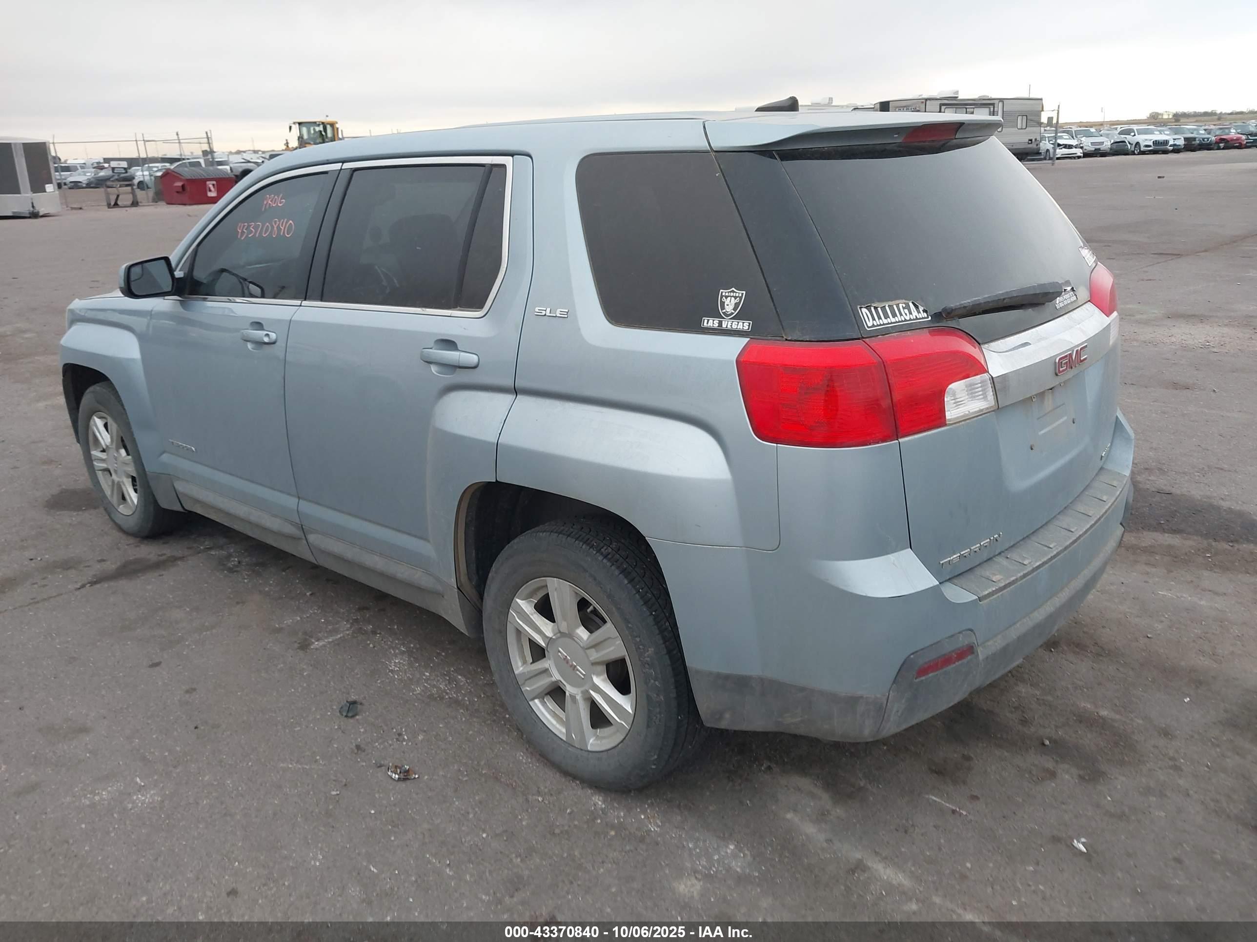 GMC TERRAIN image 3