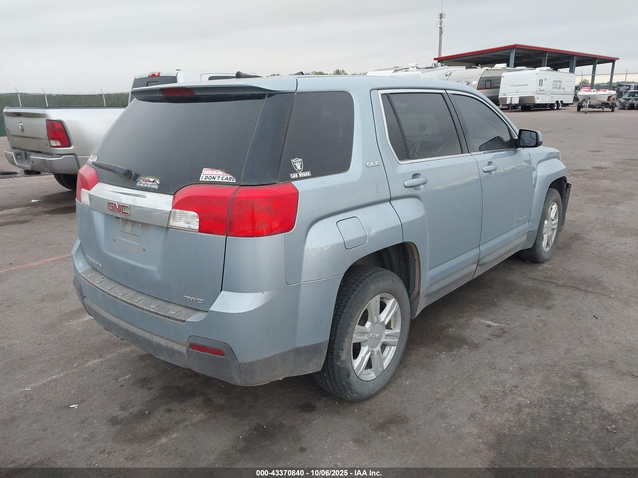 GMC TERRAIN image 4