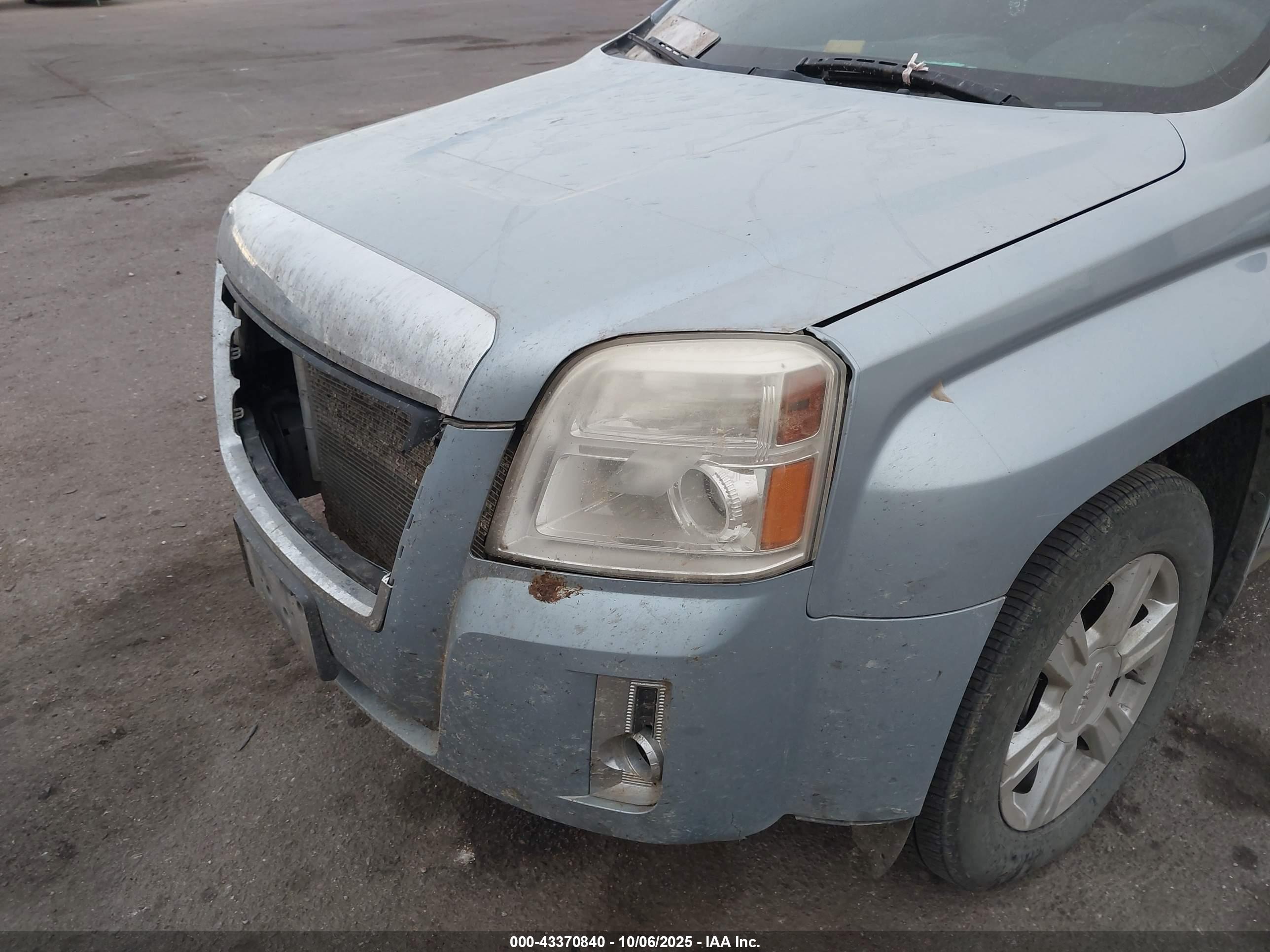 GMC TERRAIN image 6