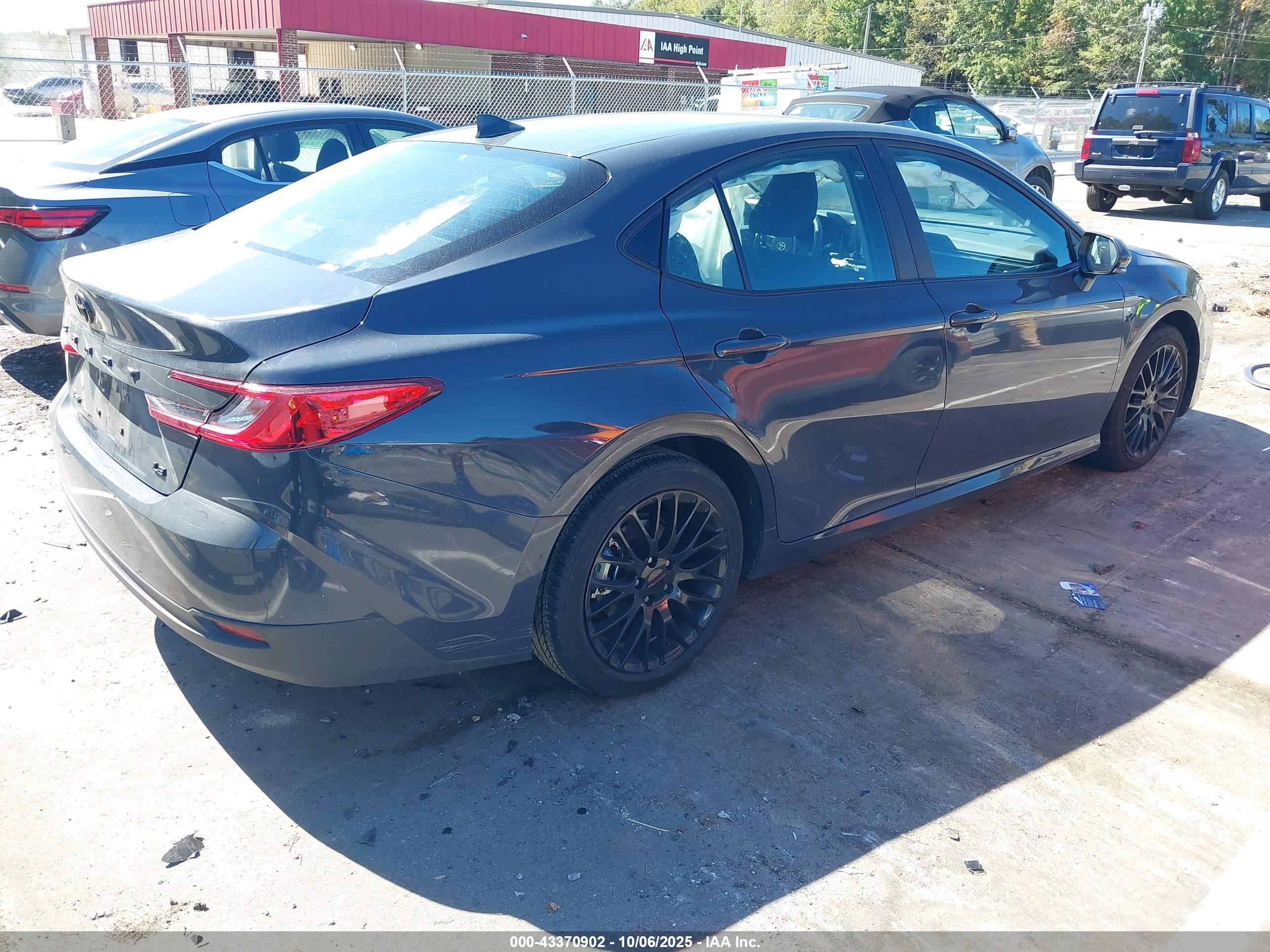 TOYOTA CAMRY image 4