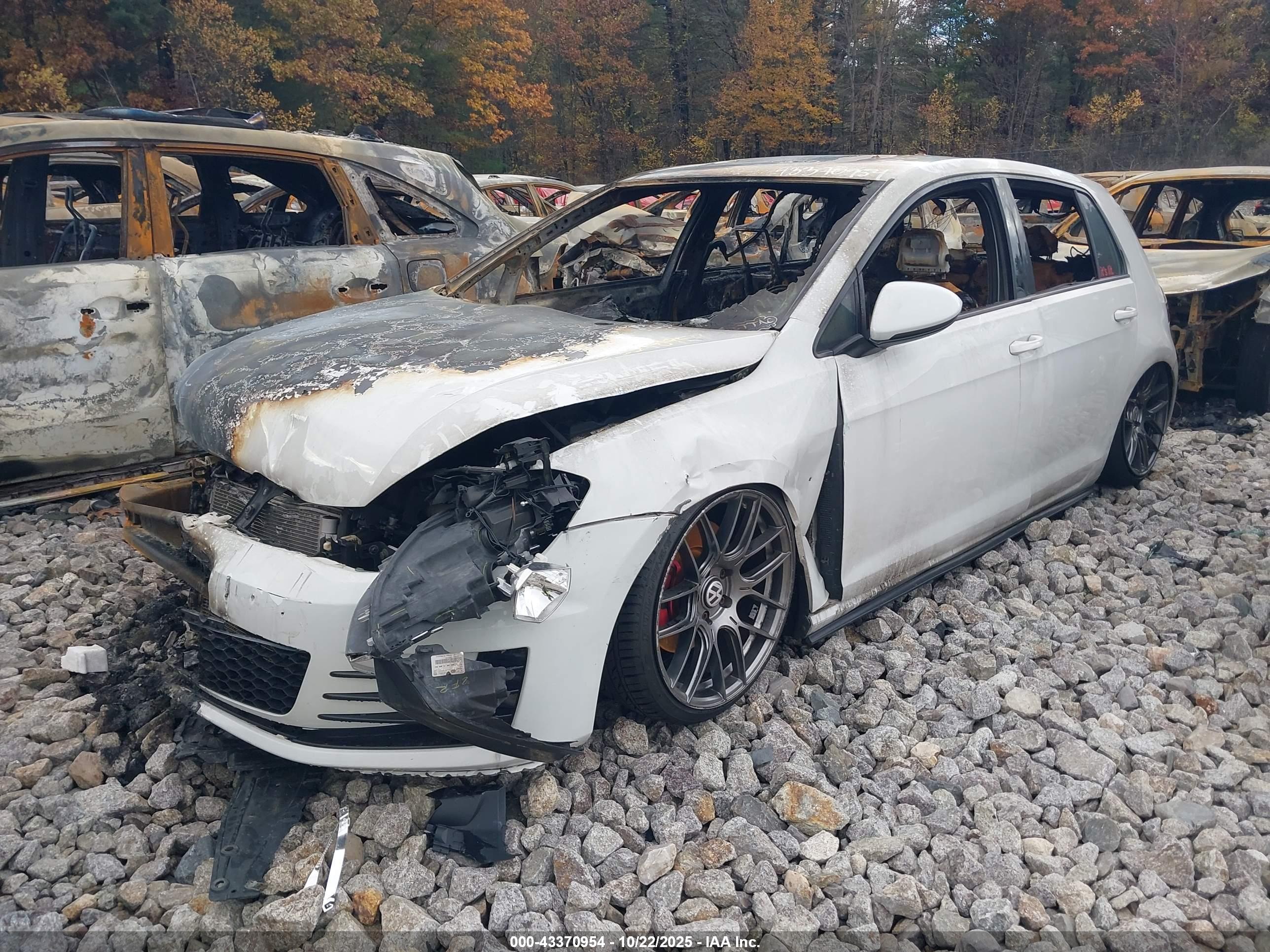 VOLKSWAGEN GOLF image 2
