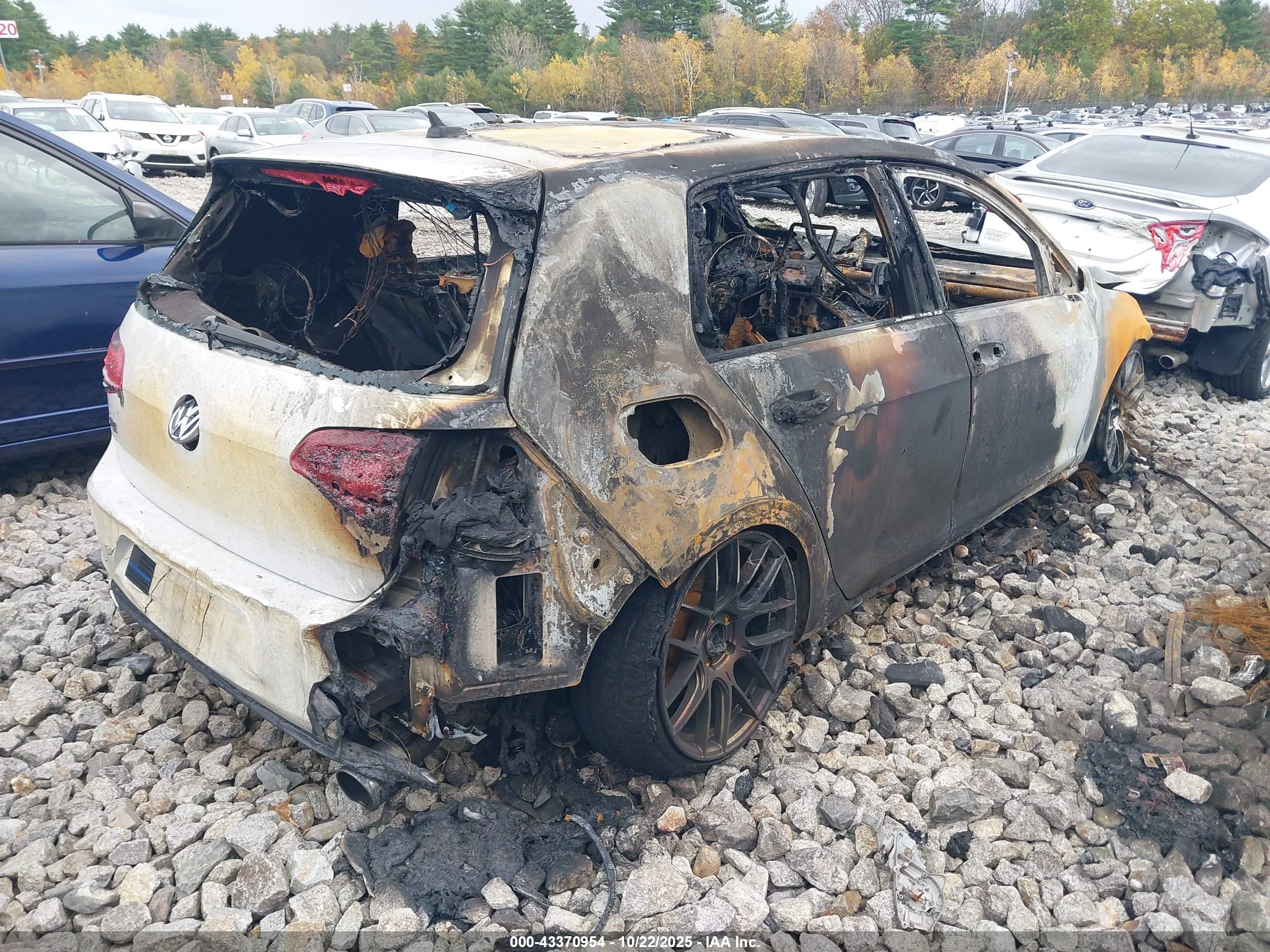 VOLKSWAGEN GOLF image 4