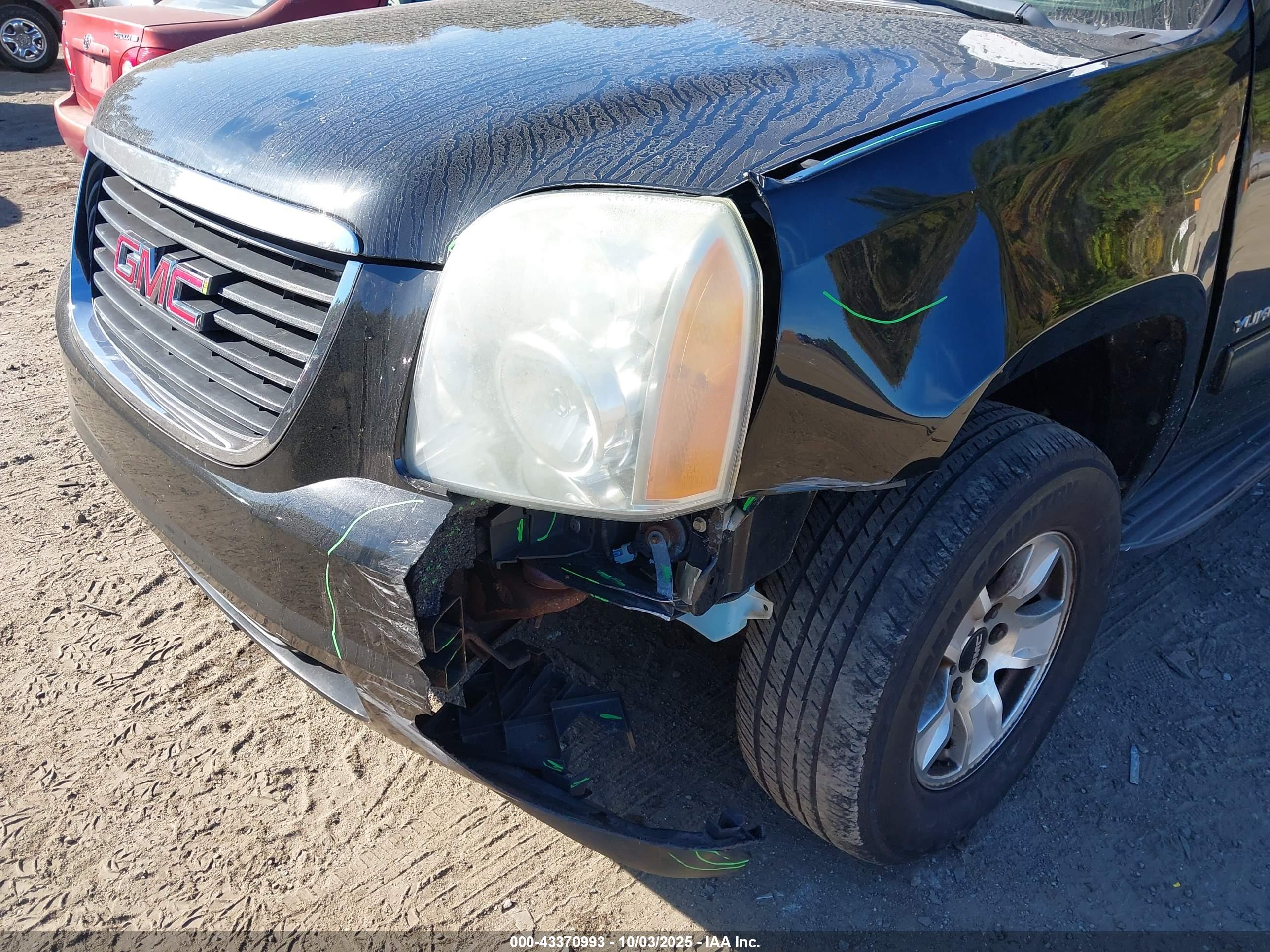 GMC YUKON image 6