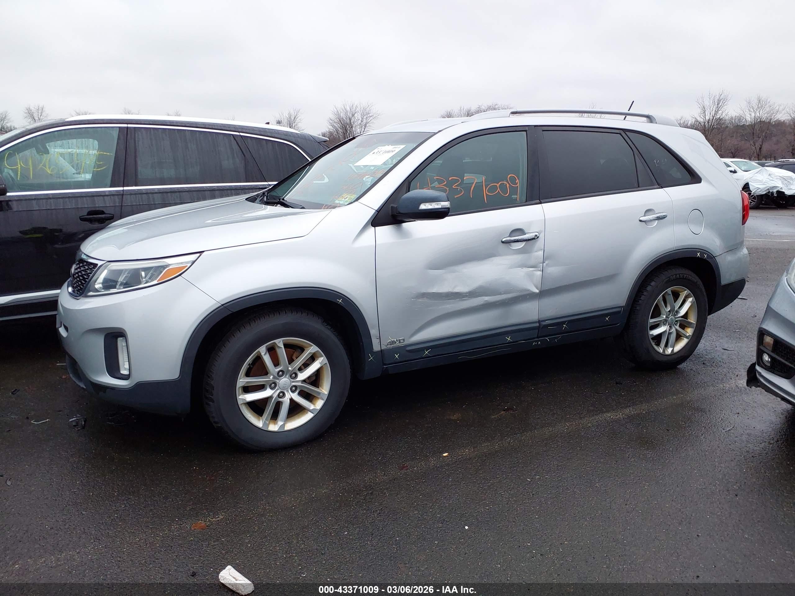KIA SORENTO image 6