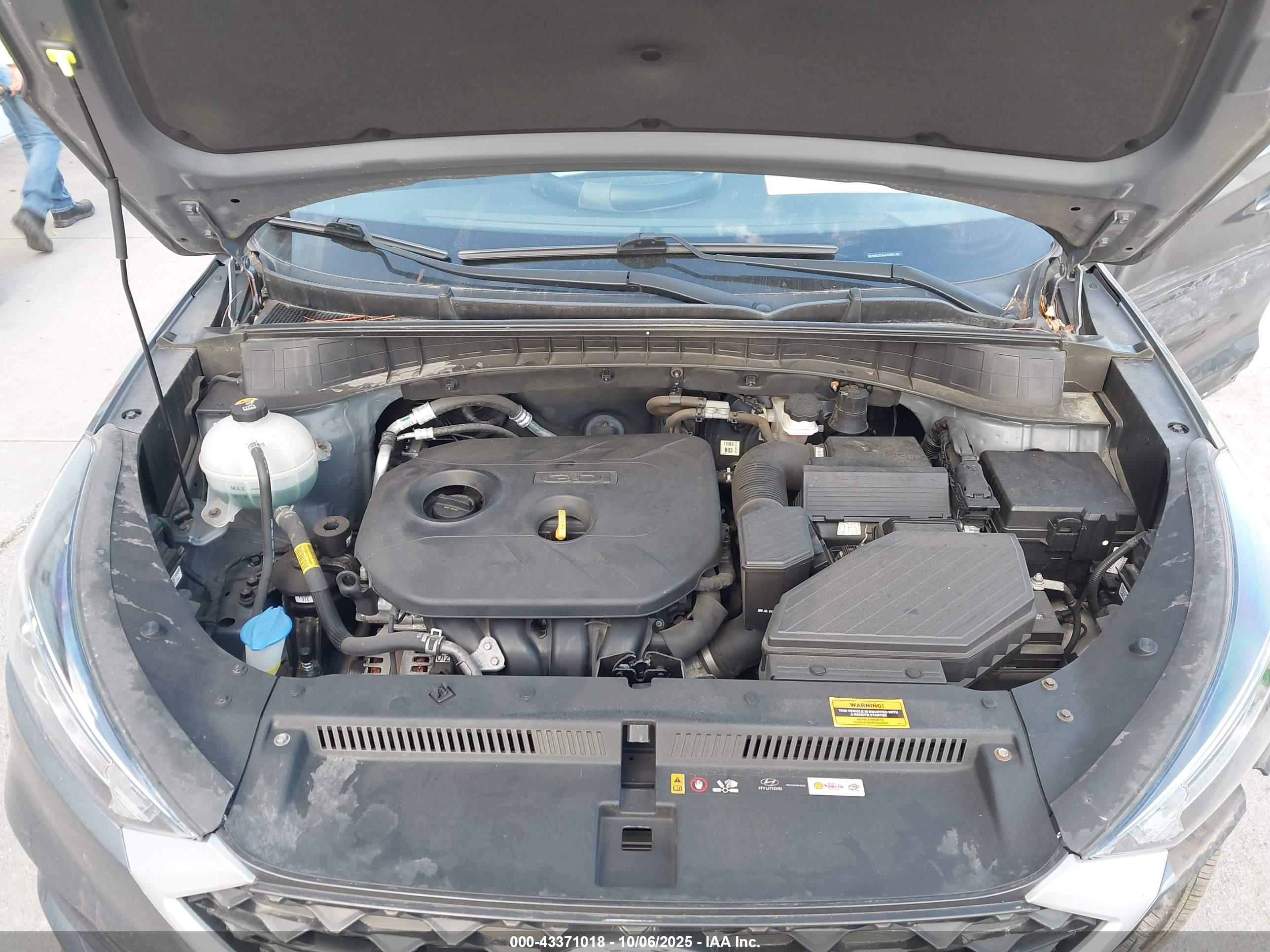 HYUNDAI TUCSON image 10