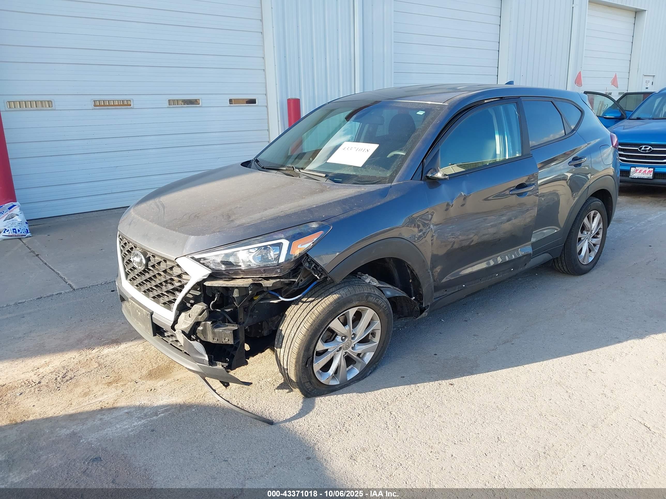 HYUNDAI TUCSON image 2