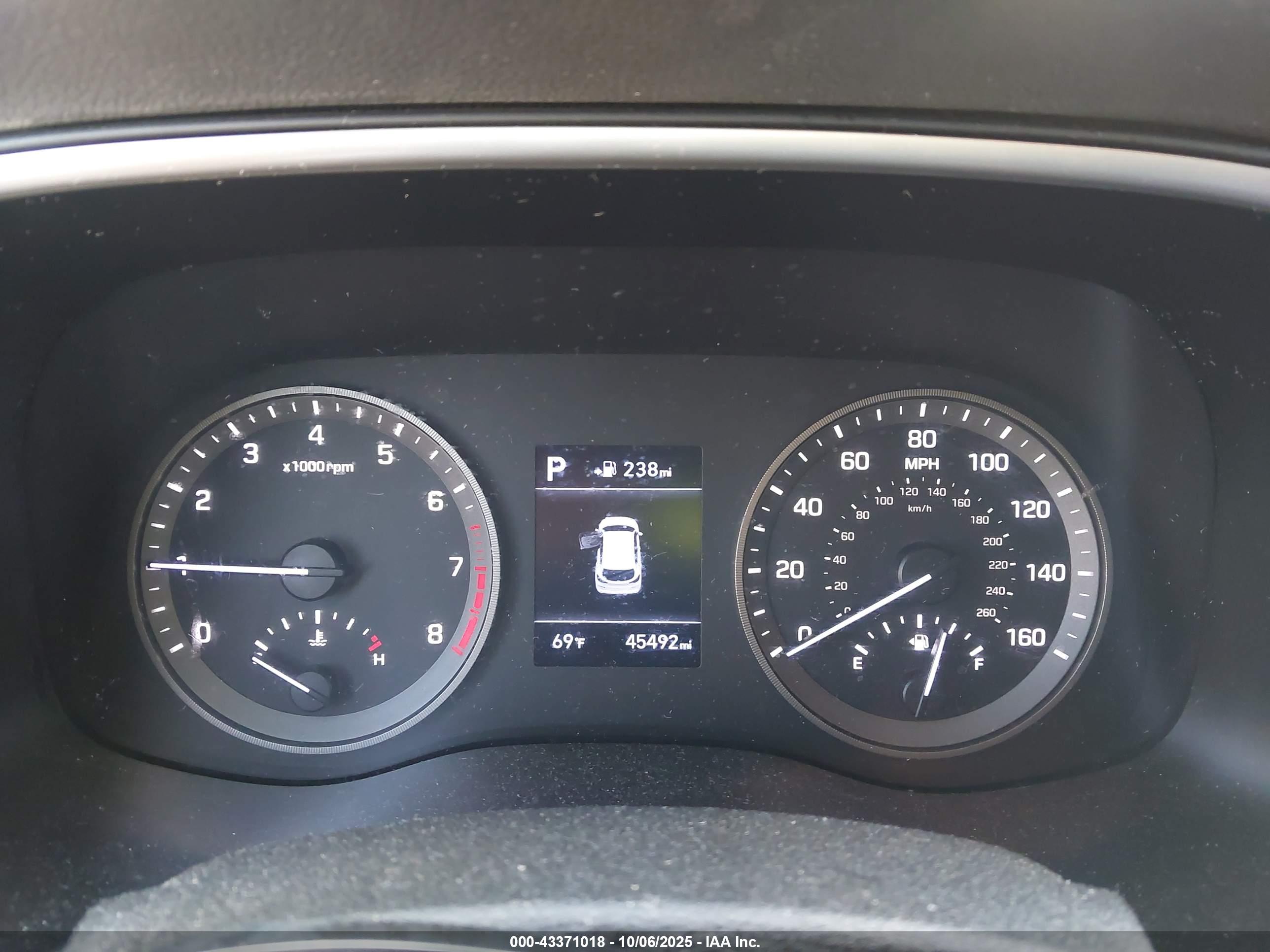 HYUNDAI TUCSON image 7