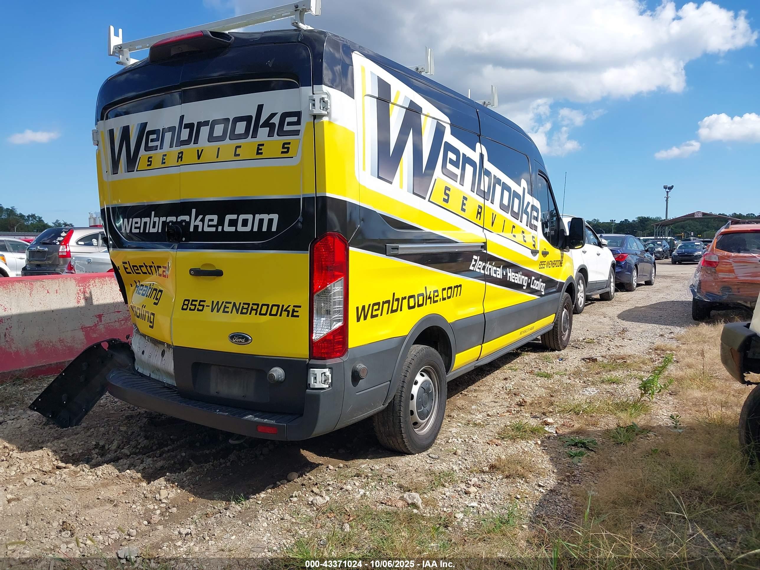 FORD TRANSIT-250 image 4