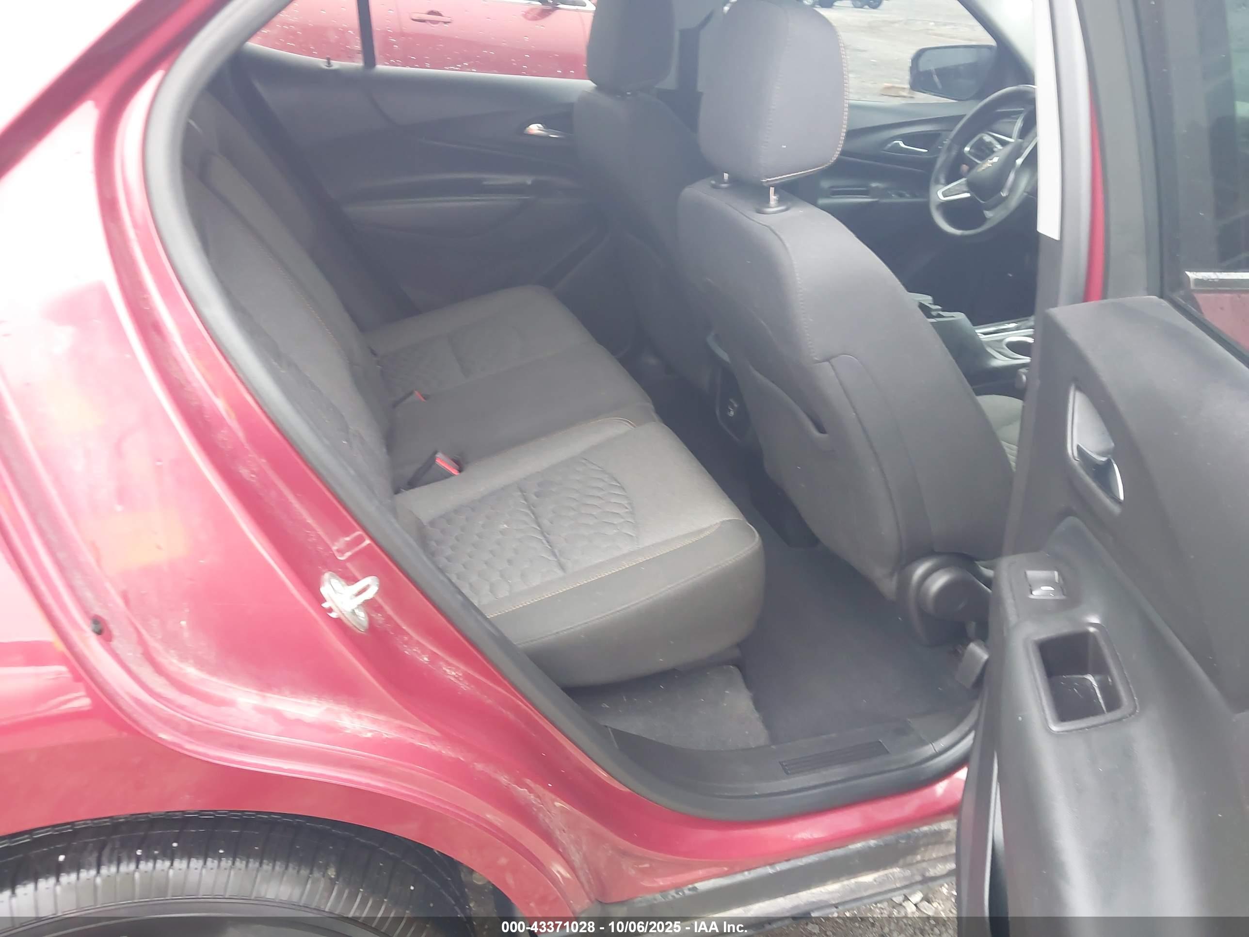CHEVROLET EQUINOX image 8