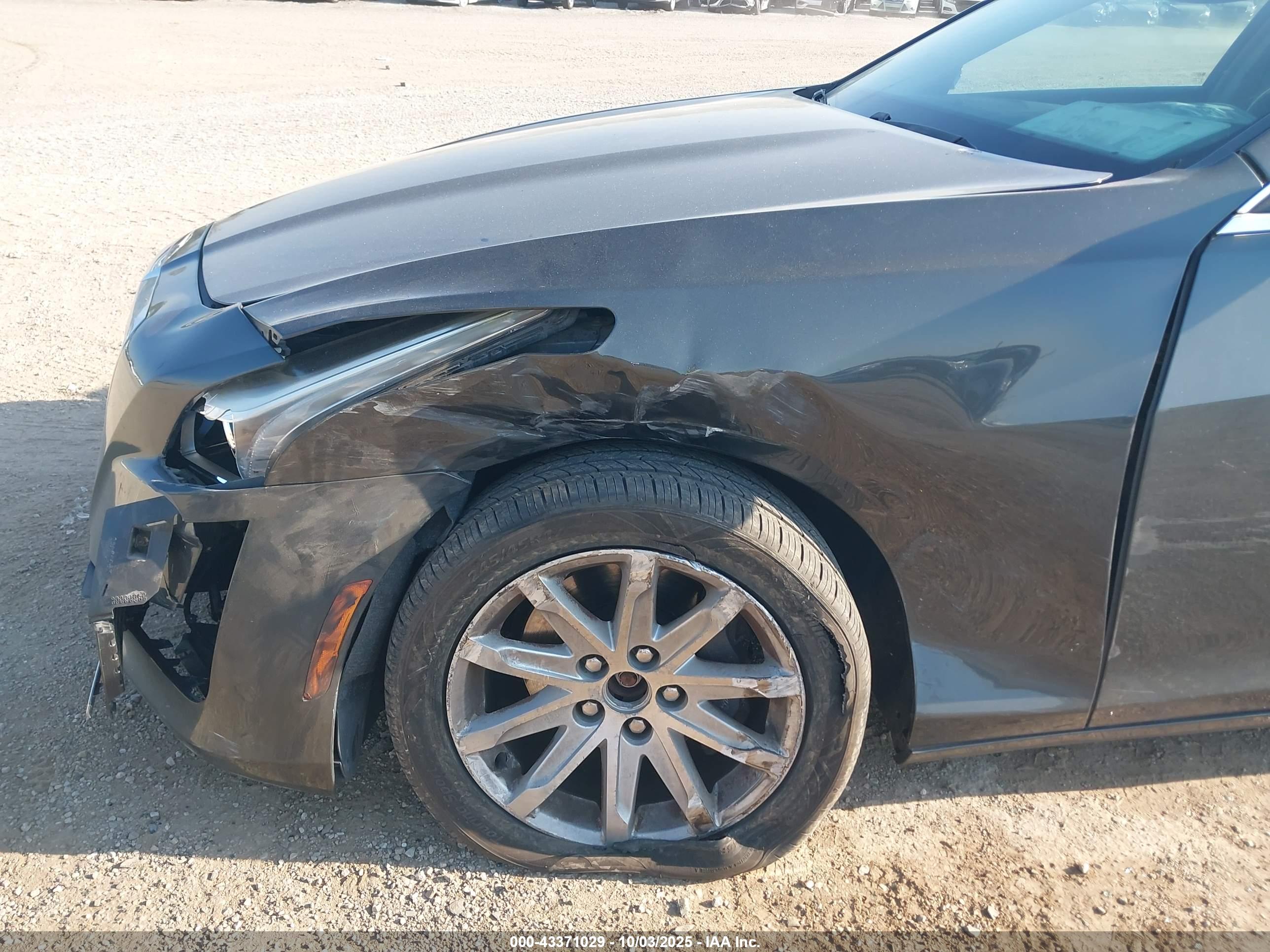 CADILLAC CTS image 6