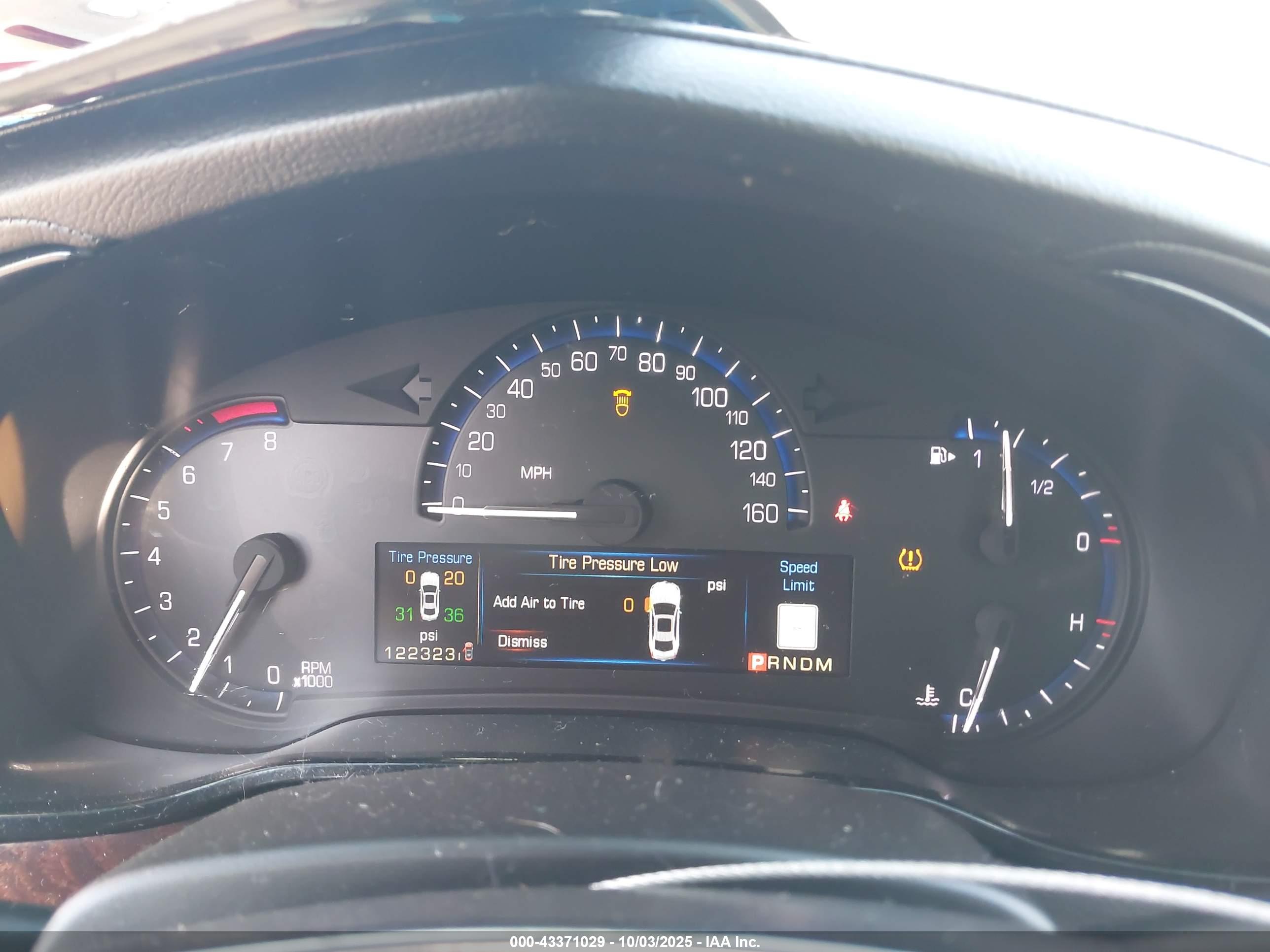 CADILLAC CTS image 7