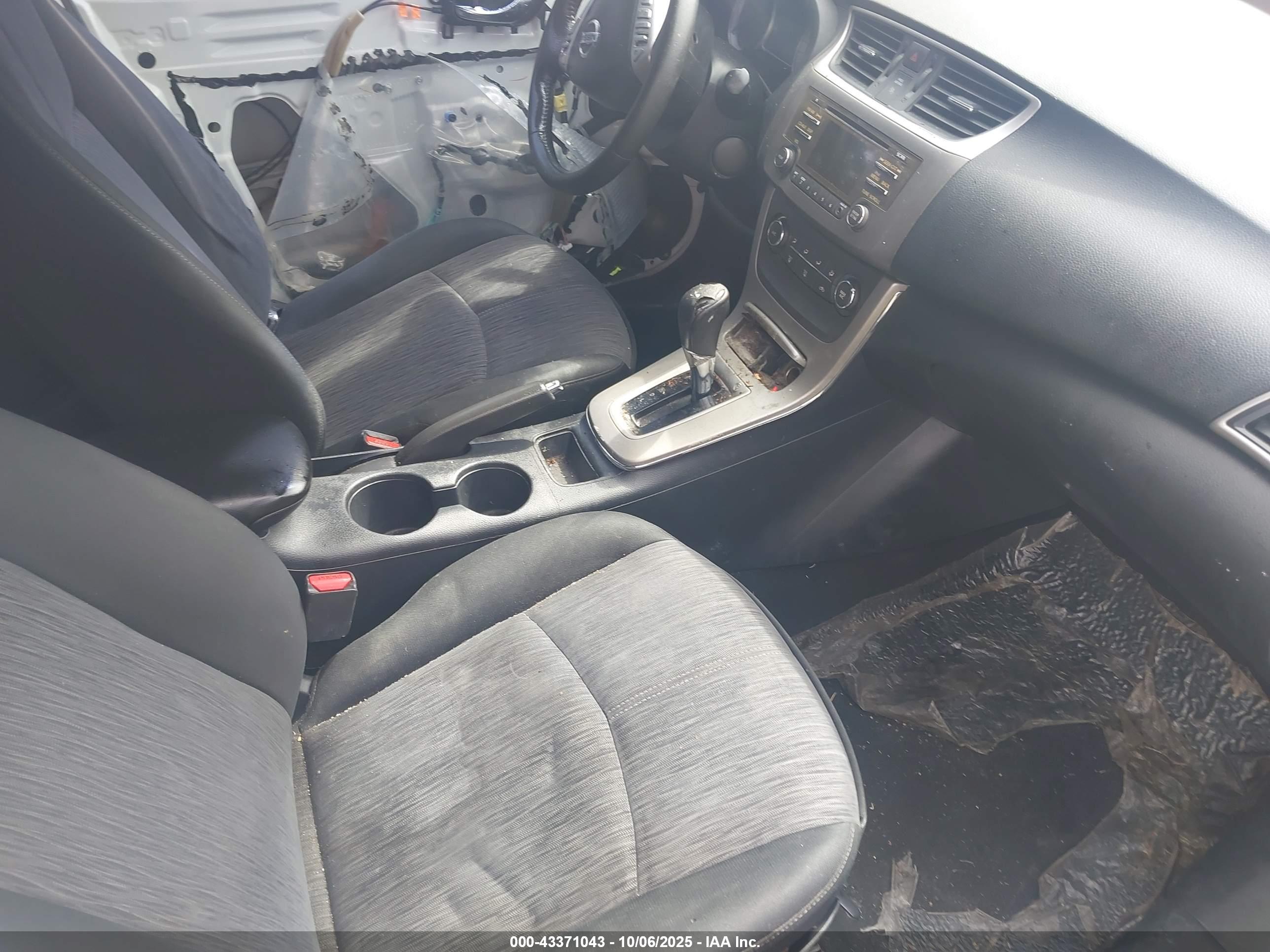 NISSAN SENTRA image 5