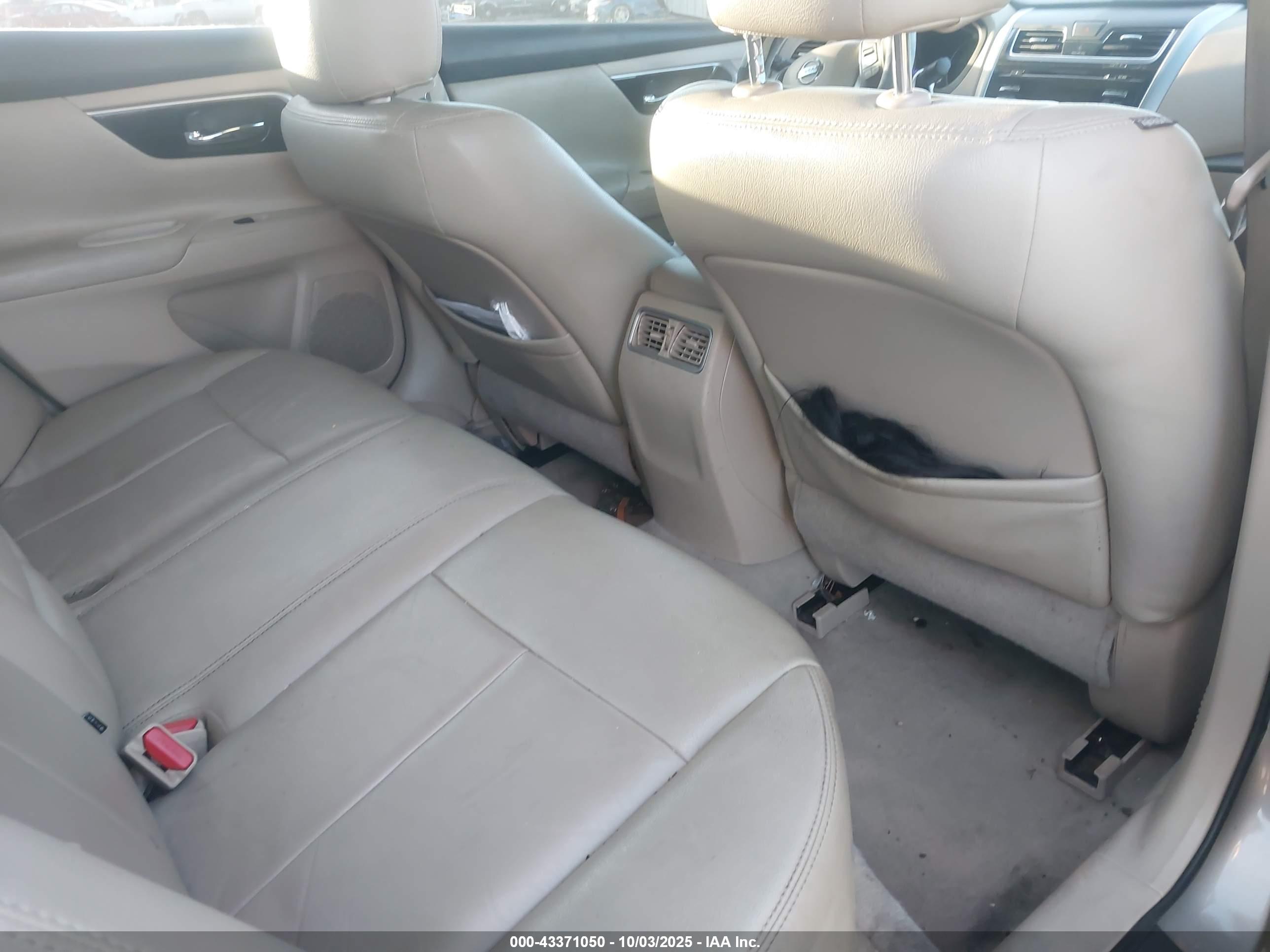 NISSAN ALTIMA image 8