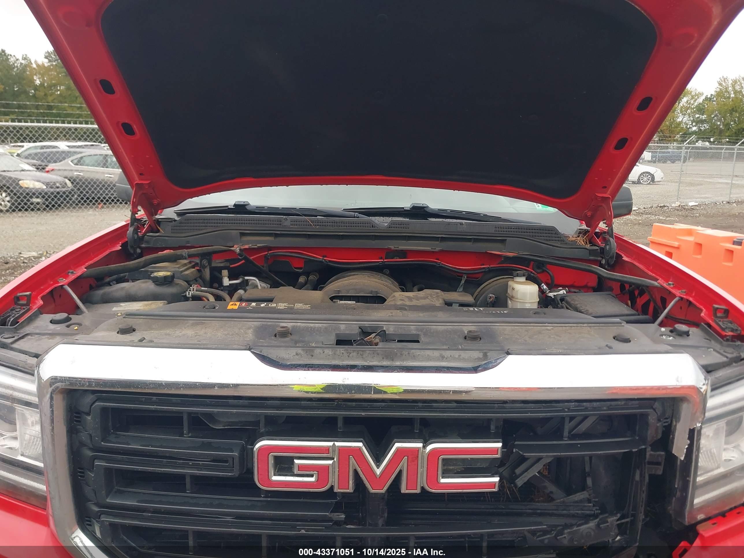 GMC SIERRA image 10
