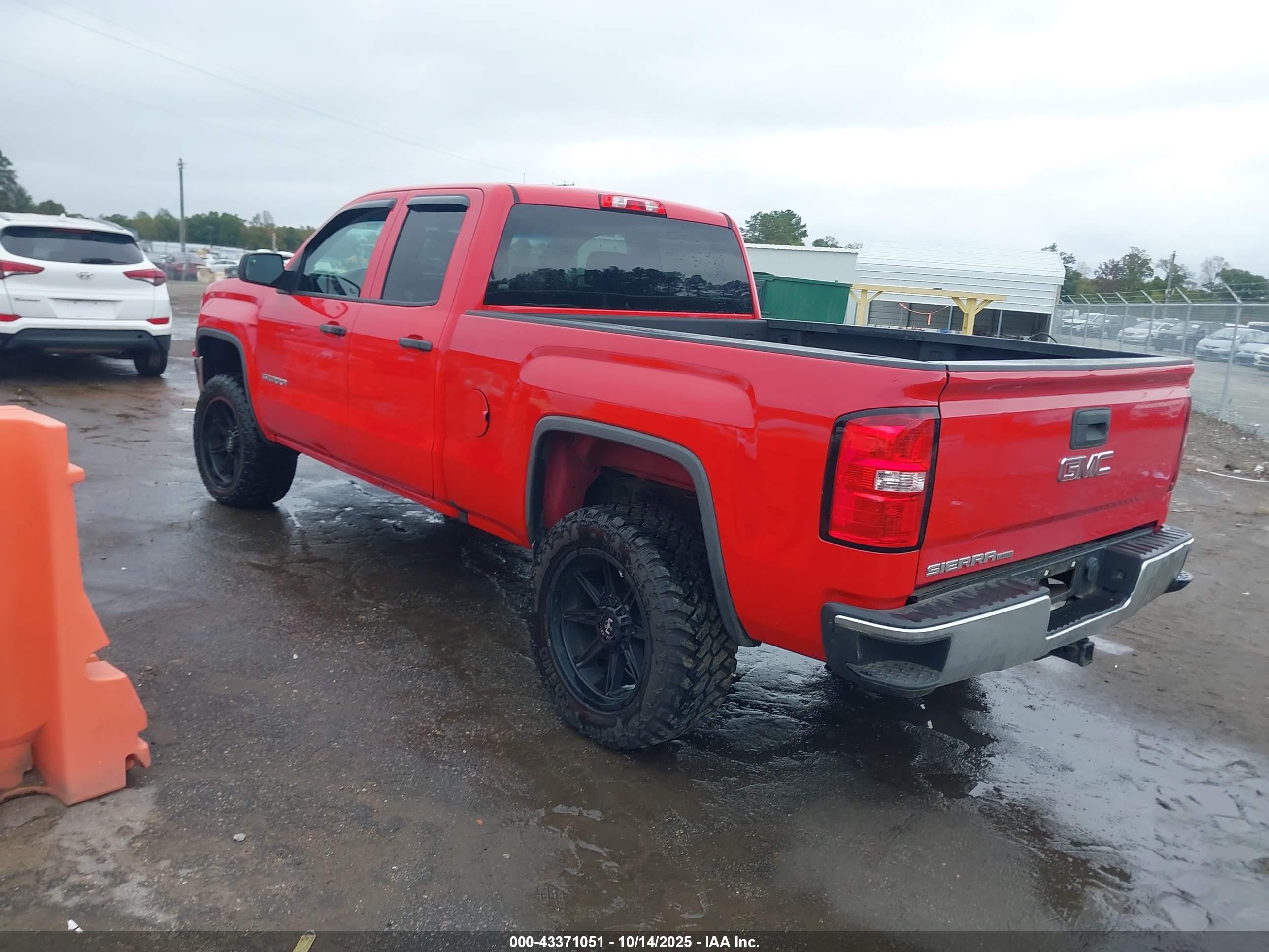 GMC SIERRA image 3