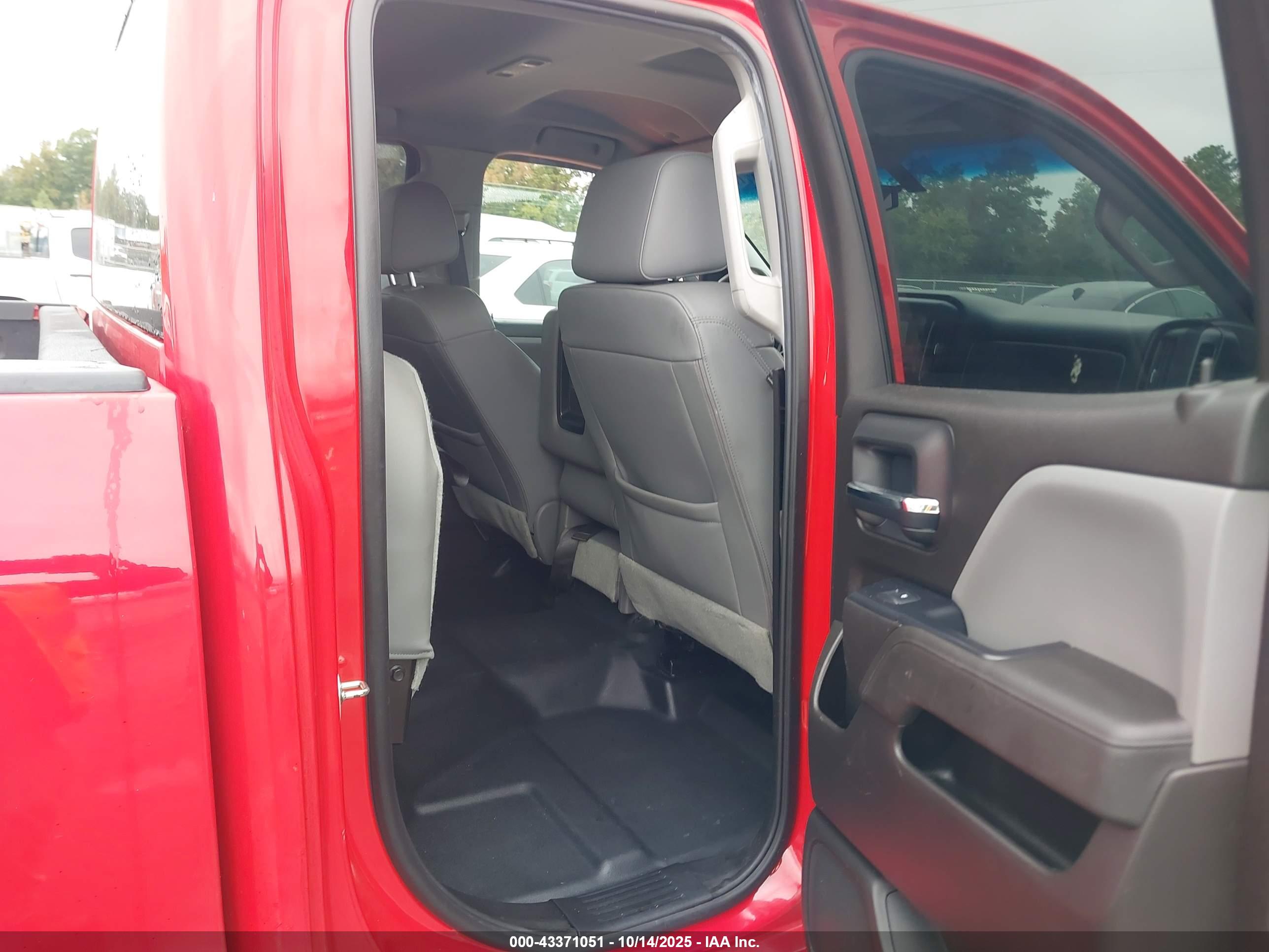 GMC SIERRA image 8