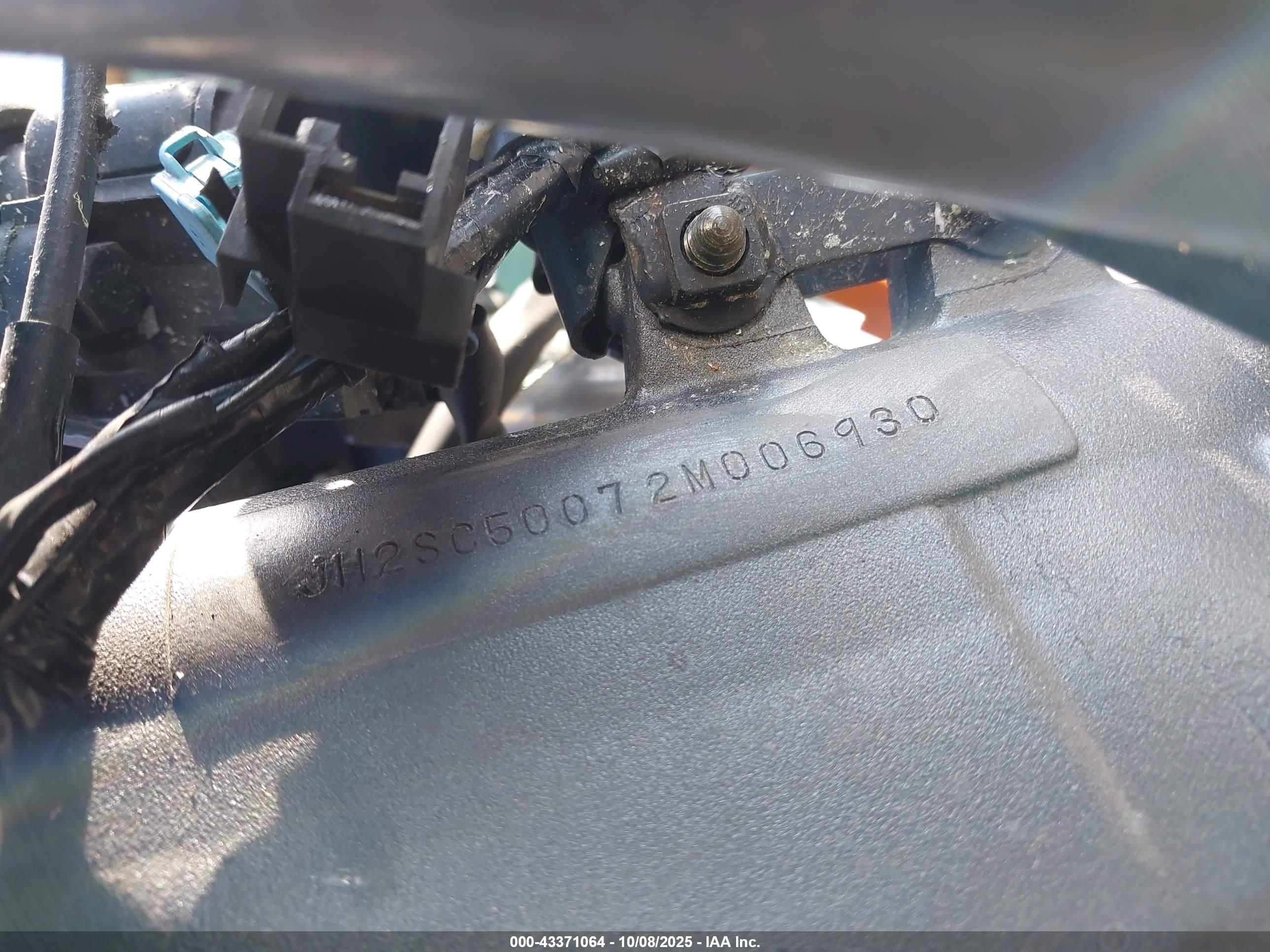HONDA CBR900 image 10