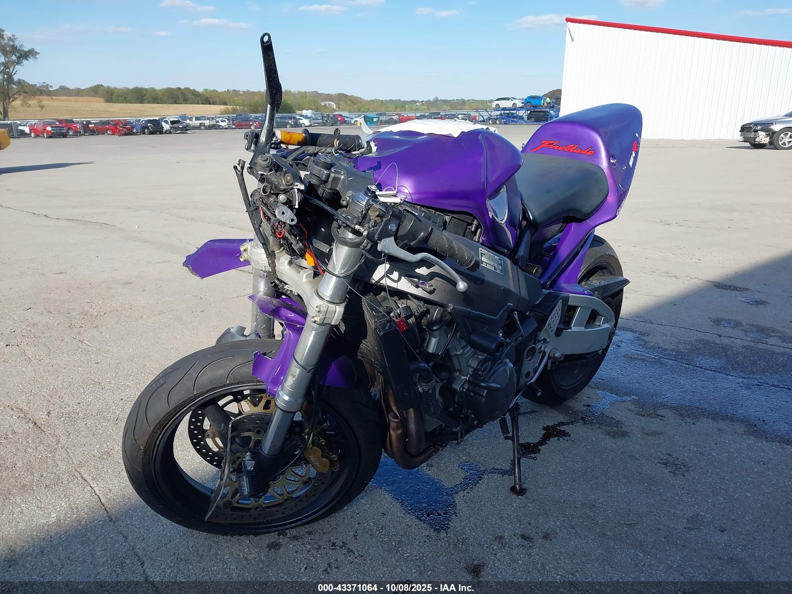 HONDA CBR900 image 2