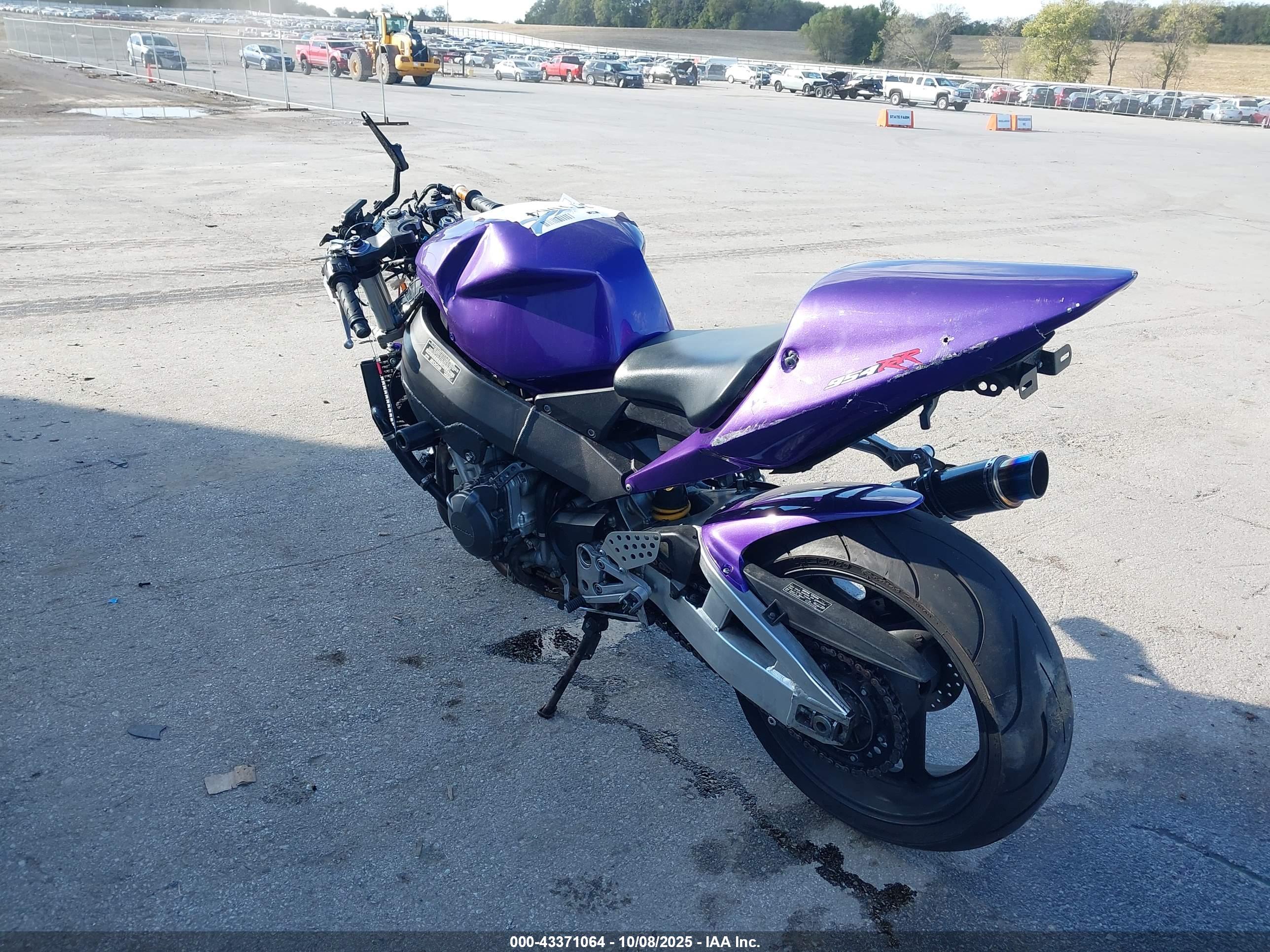 HONDA CBR900 image 3