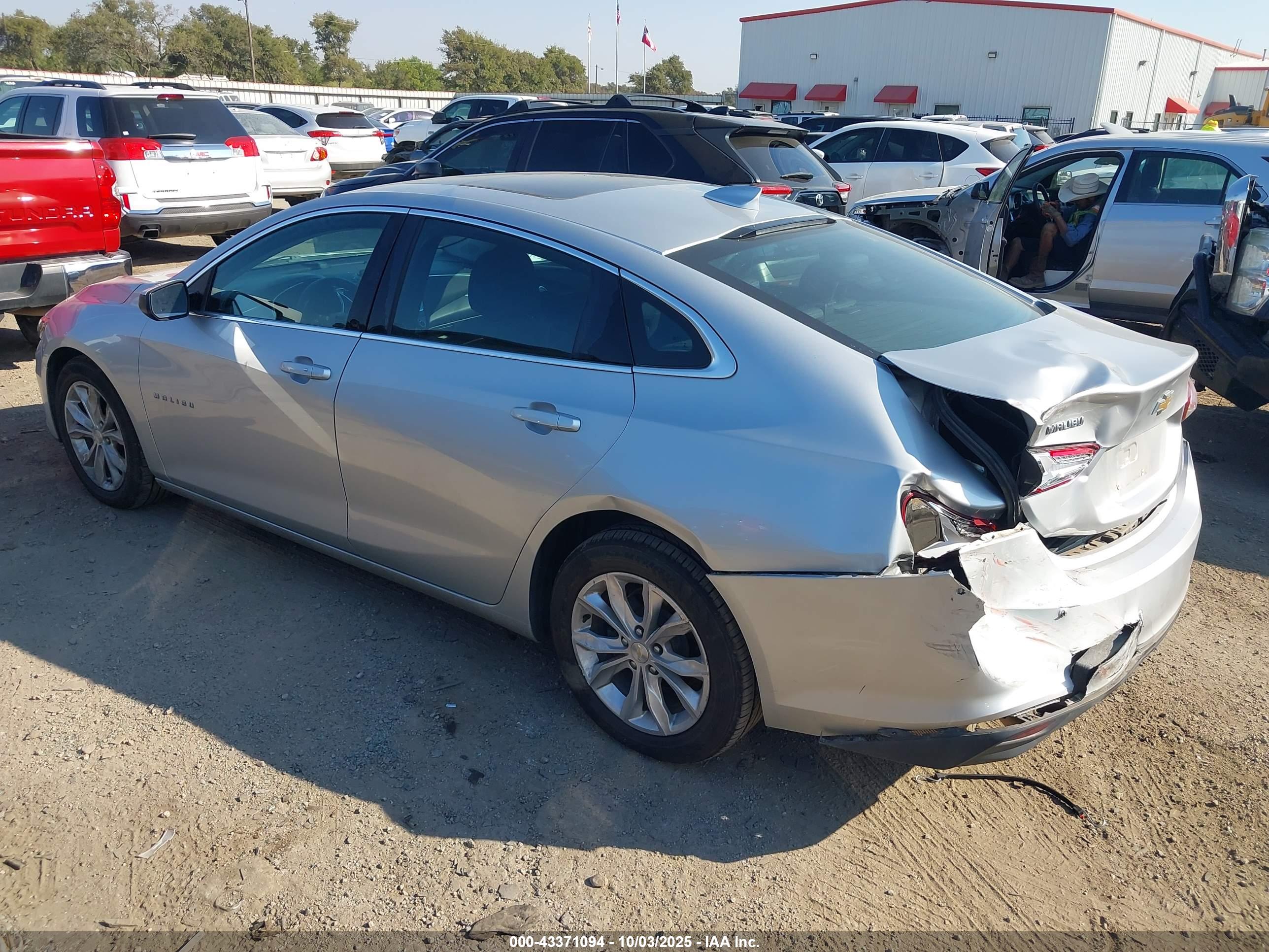 CHEVROLET MALIBU image 3