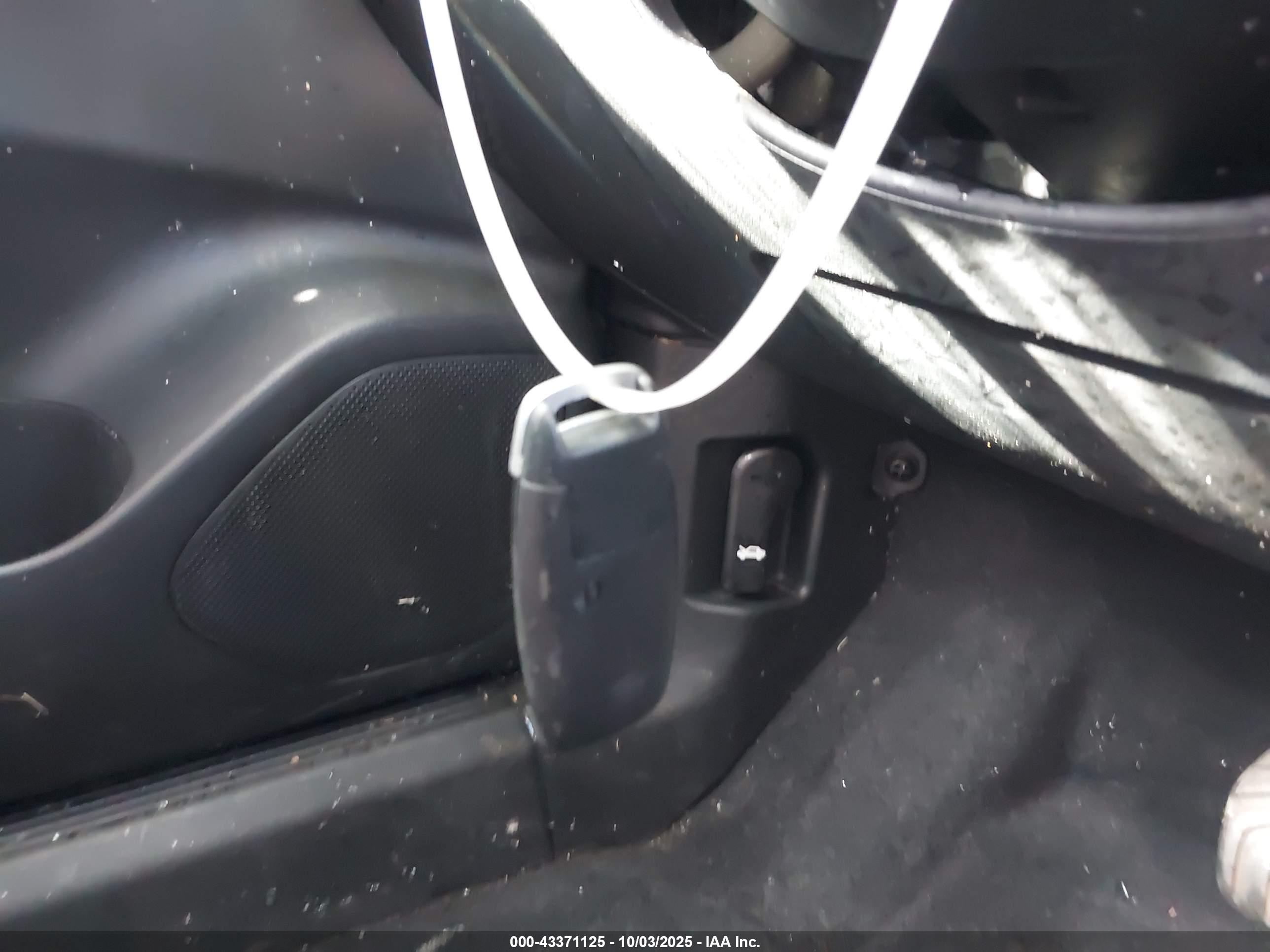 NISSAN ROGUE image 11
