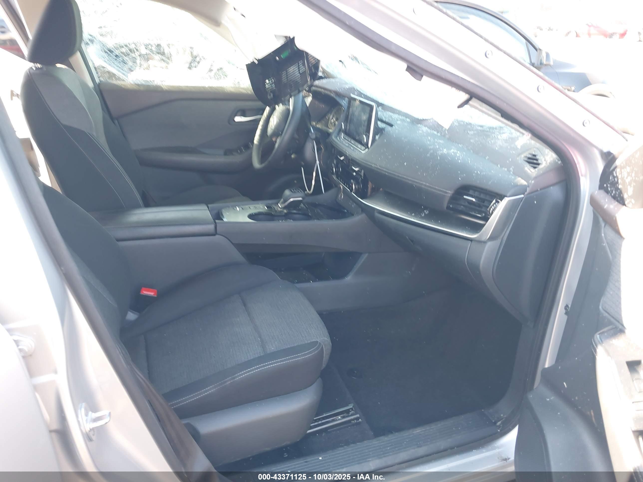 NISSAN ROGUE image 5