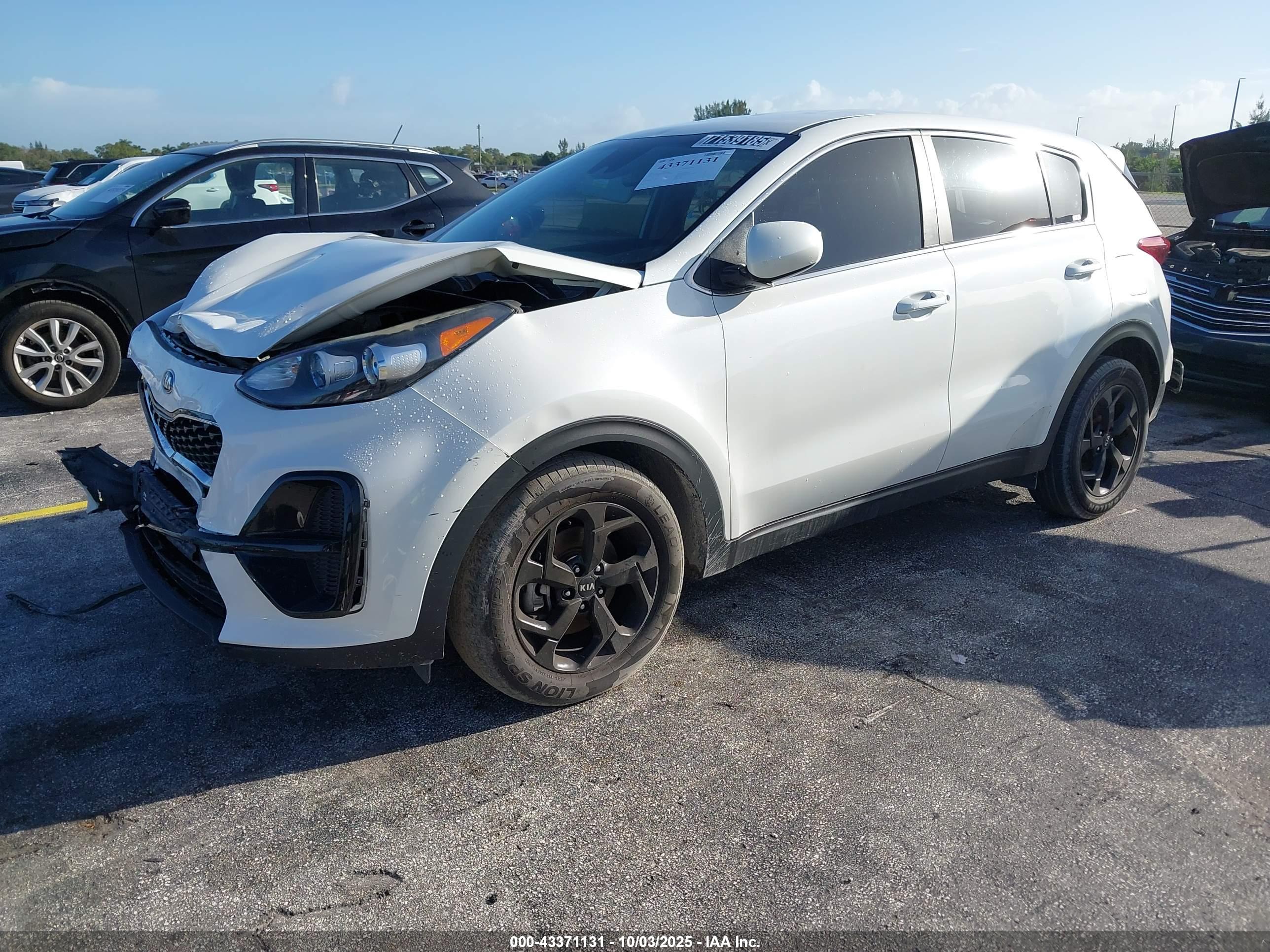 KIA SPORTAGE image 2