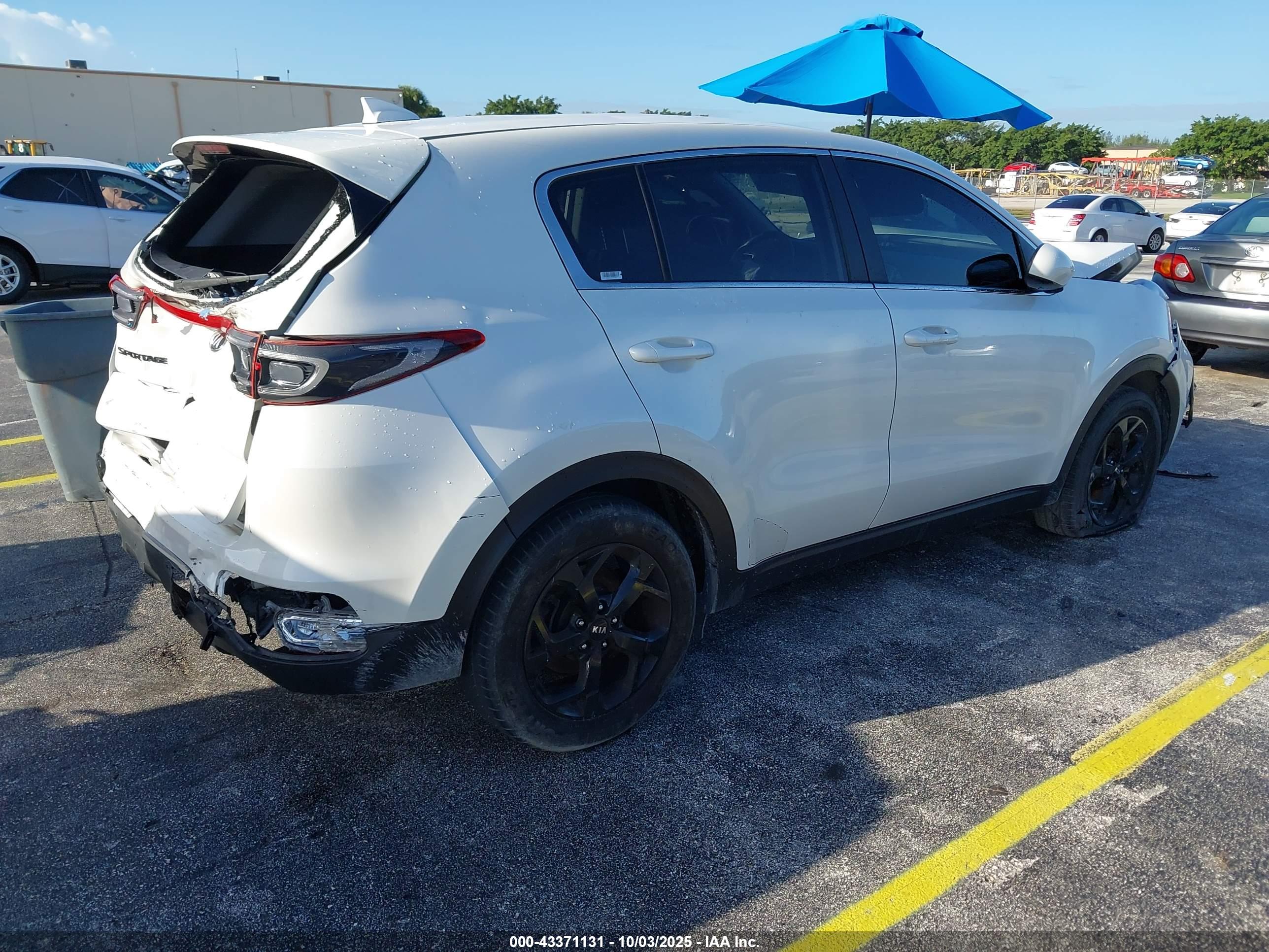 KIA SPORTAGE image 4