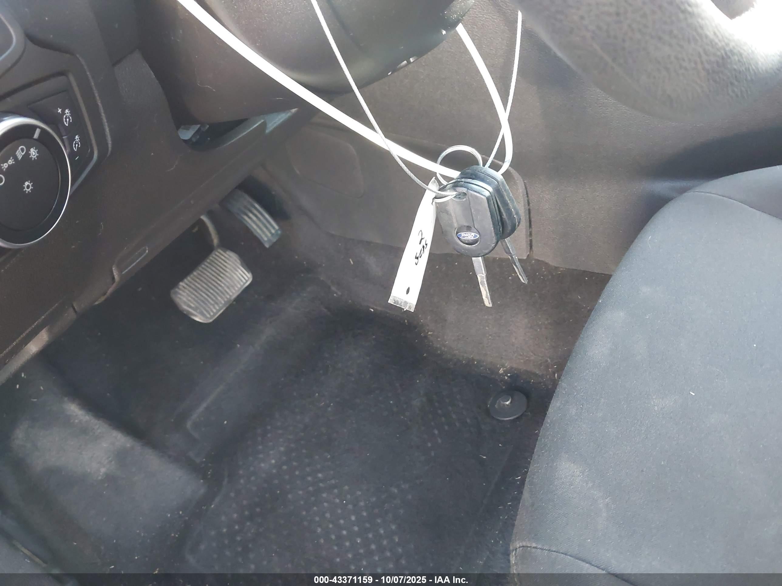 FORD FOCUS image 11