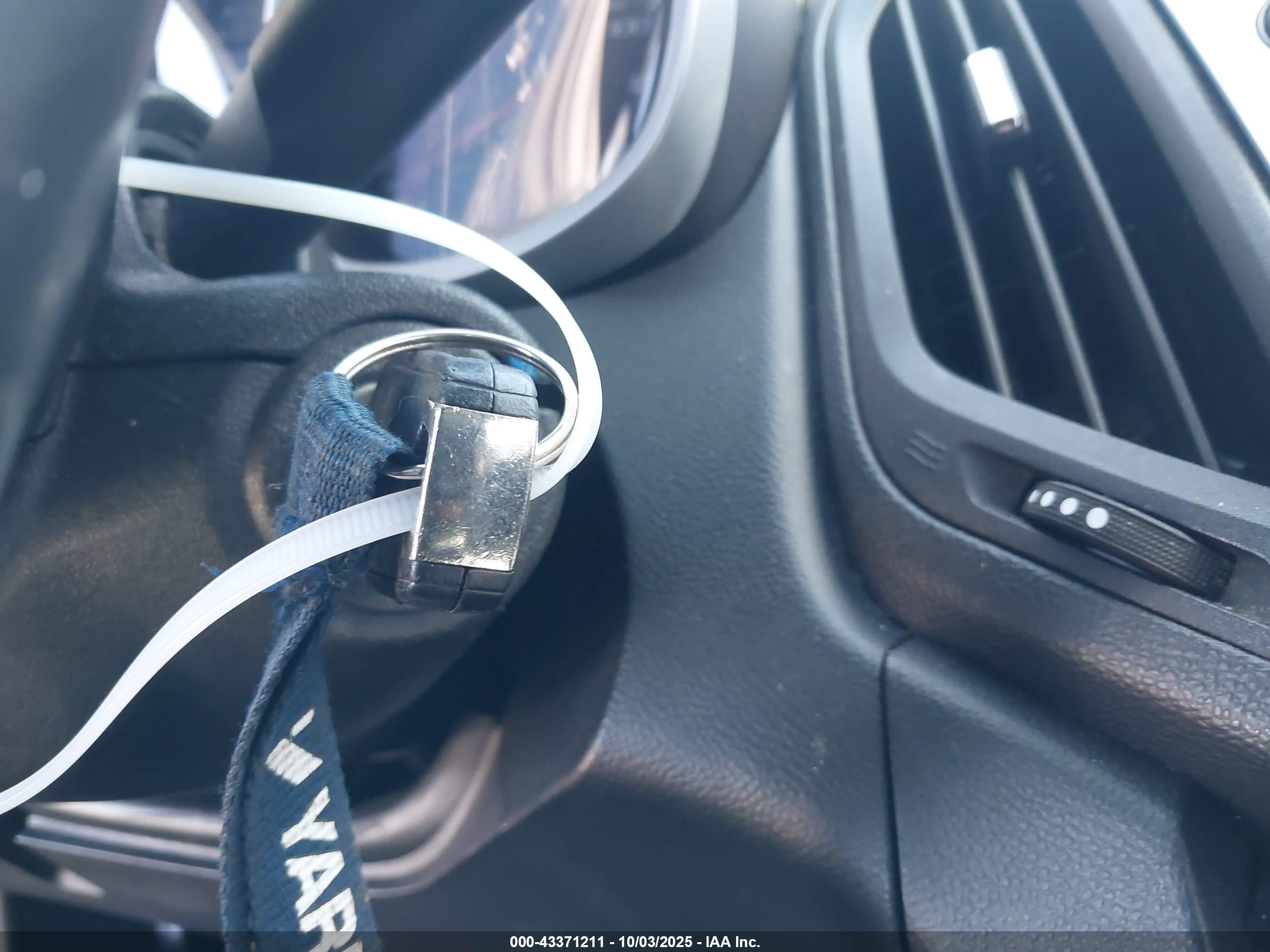 CHEVROLET EQUINOX image 11