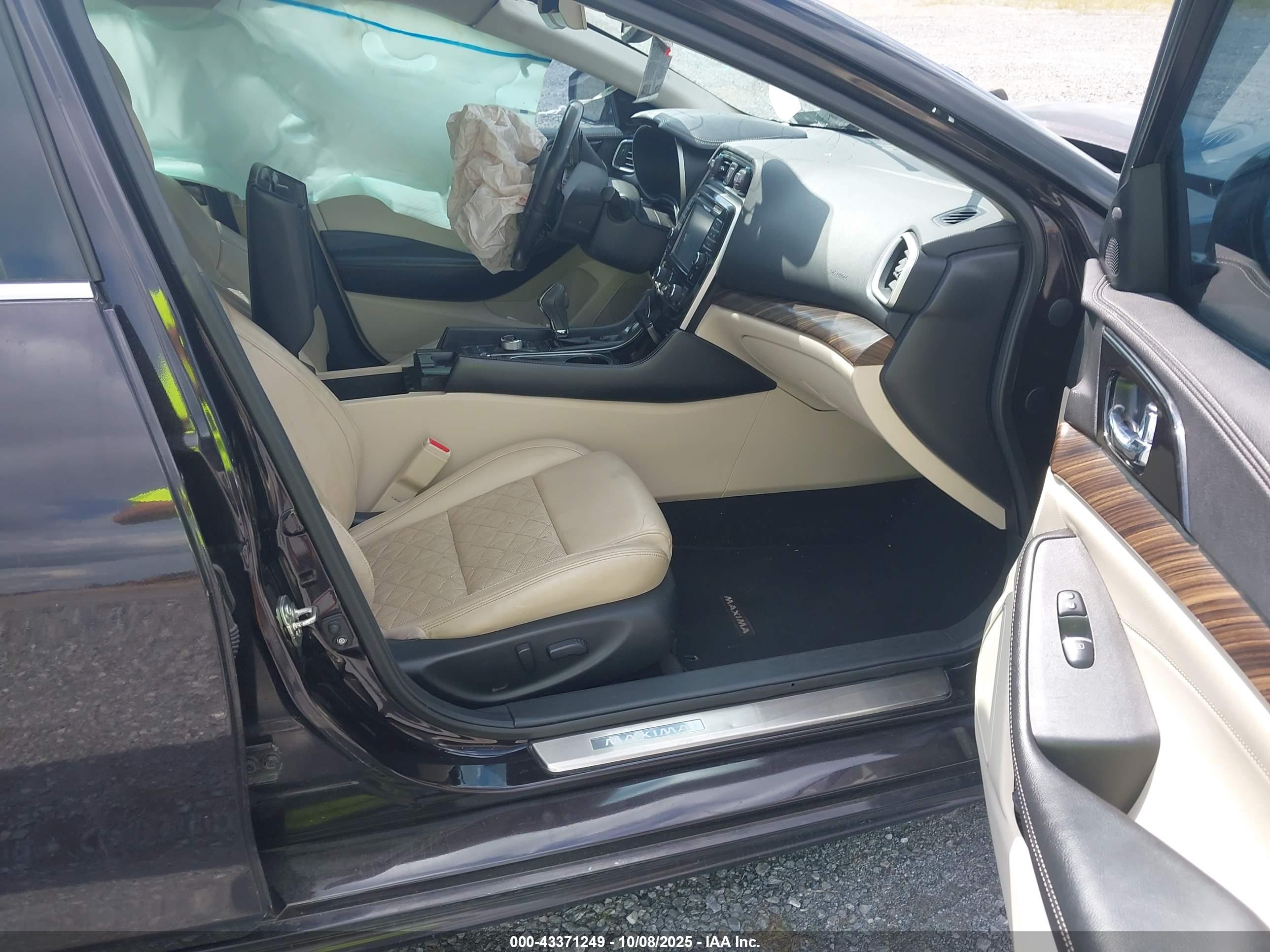 NISSAN MAXIMA image 5