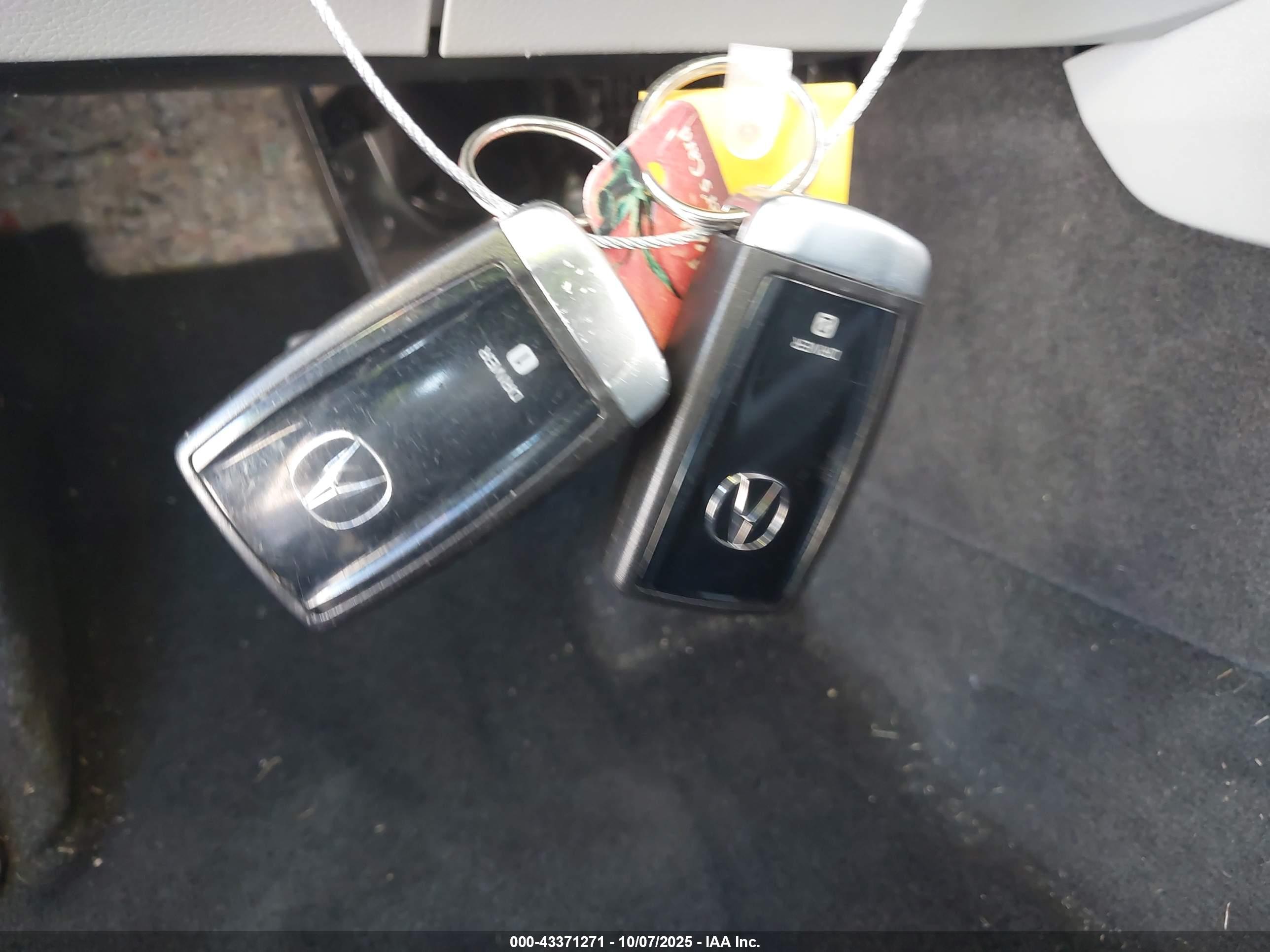 ACURA TLX image 11