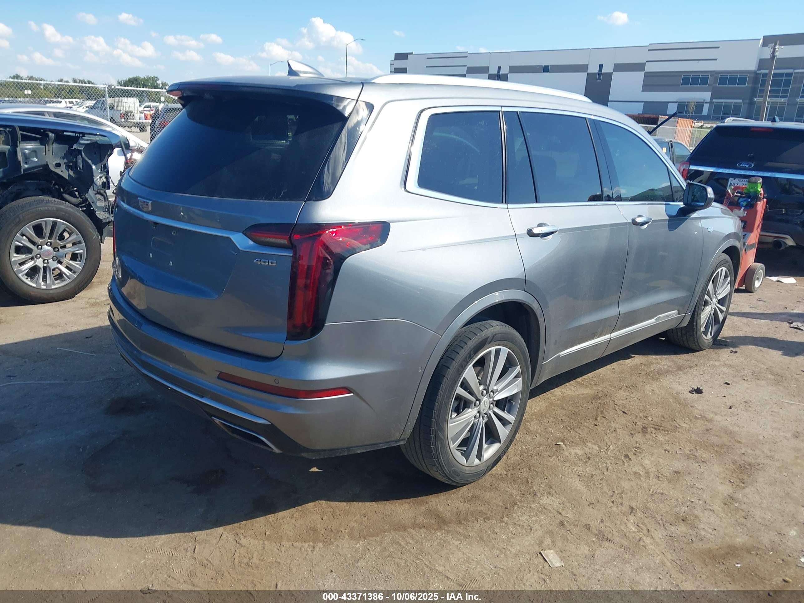 CADILLAC XT6 image 4