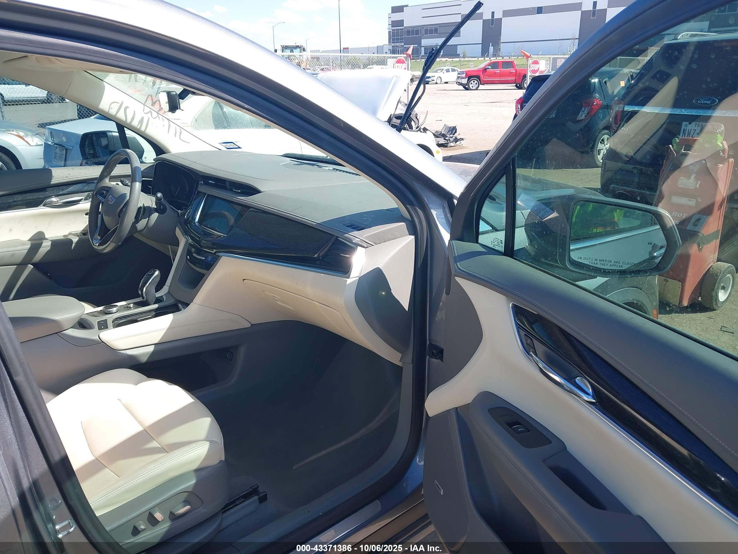 CADILLAC XT6 image 5