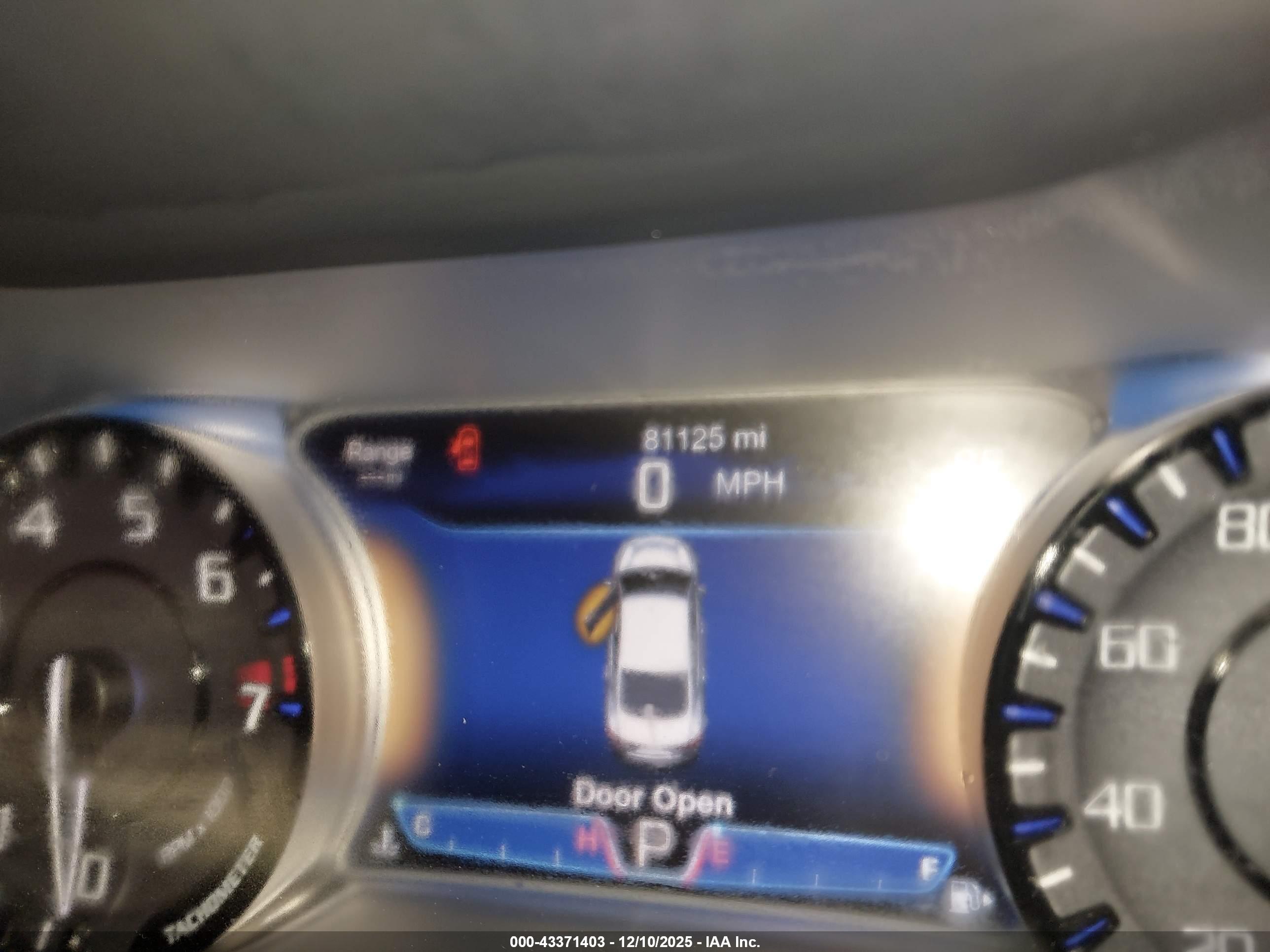 CHRYSLER 200 image 7
