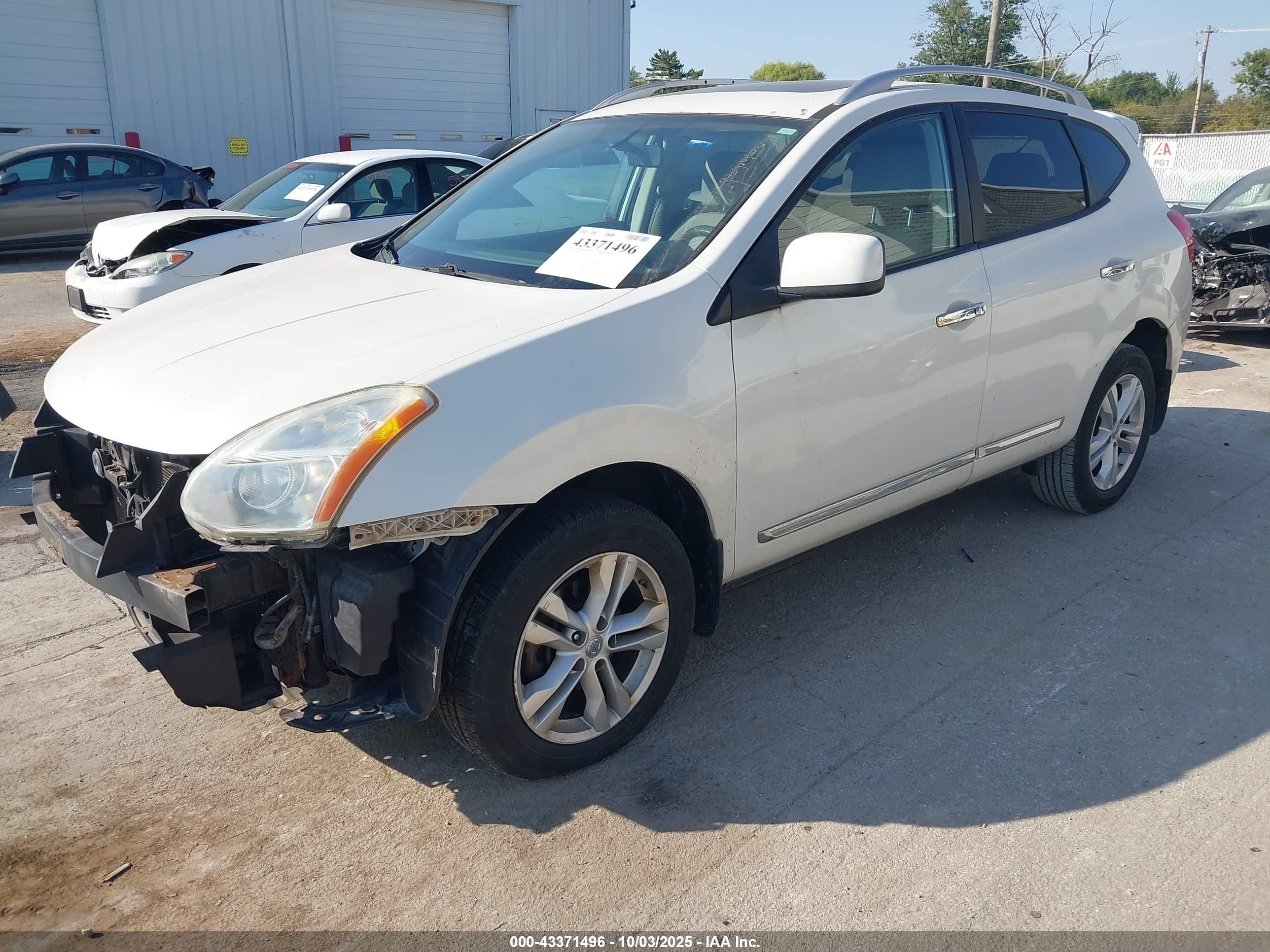 NISSAN ROGUE image 2