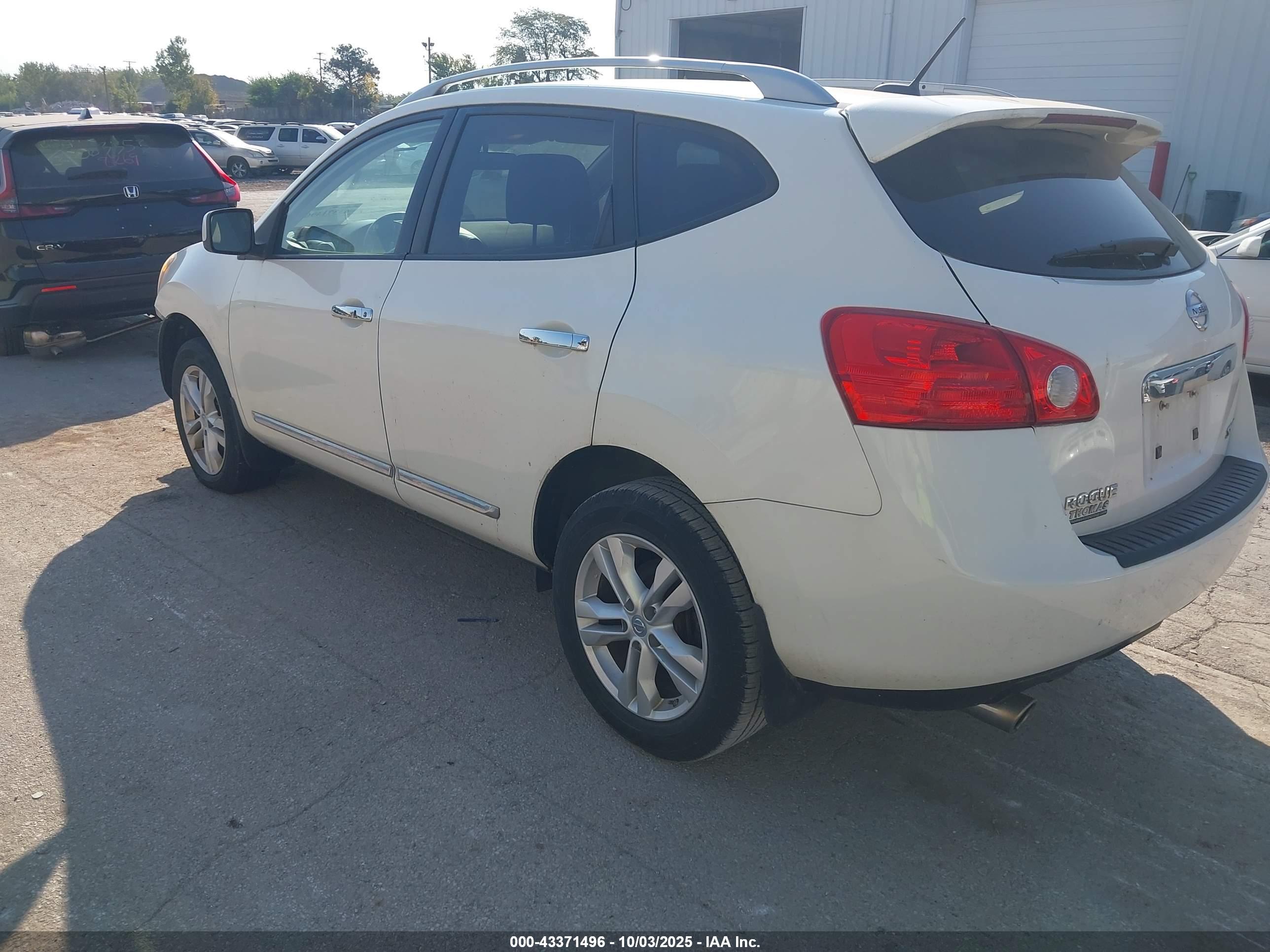 NISSAN ROGUE image 3