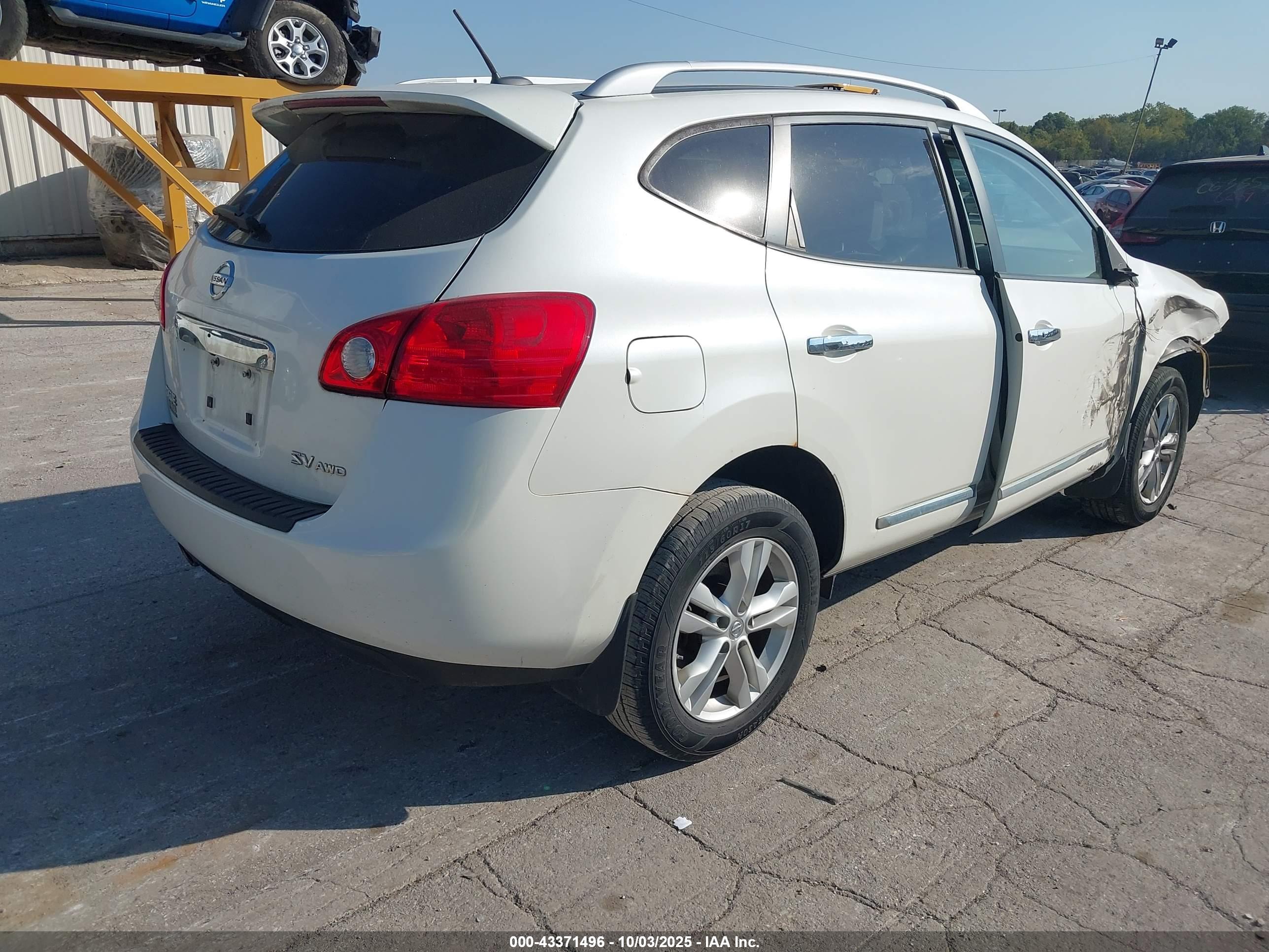 NISSAN ROGUE image 4