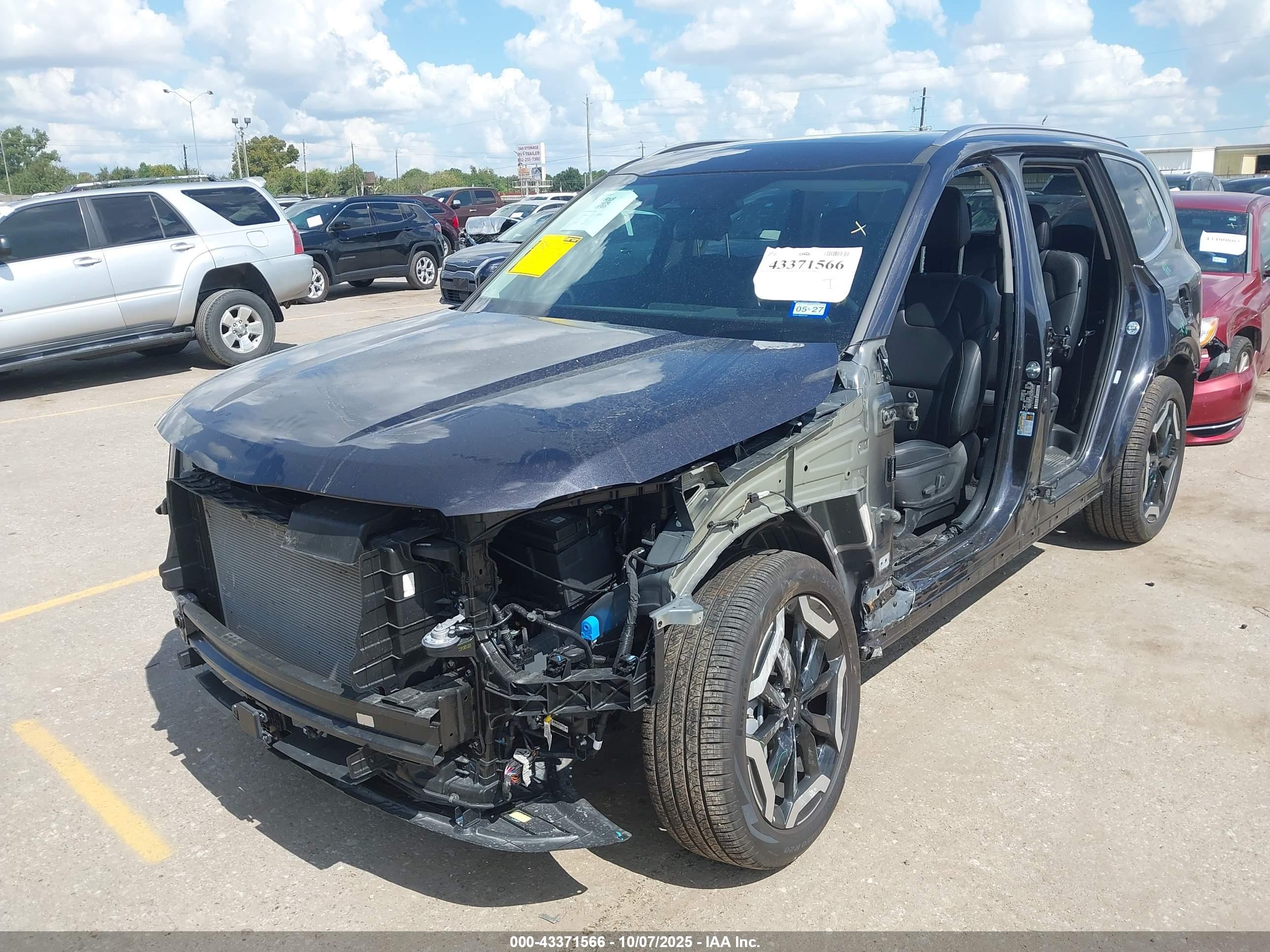 KIA TELLURIDE image 2