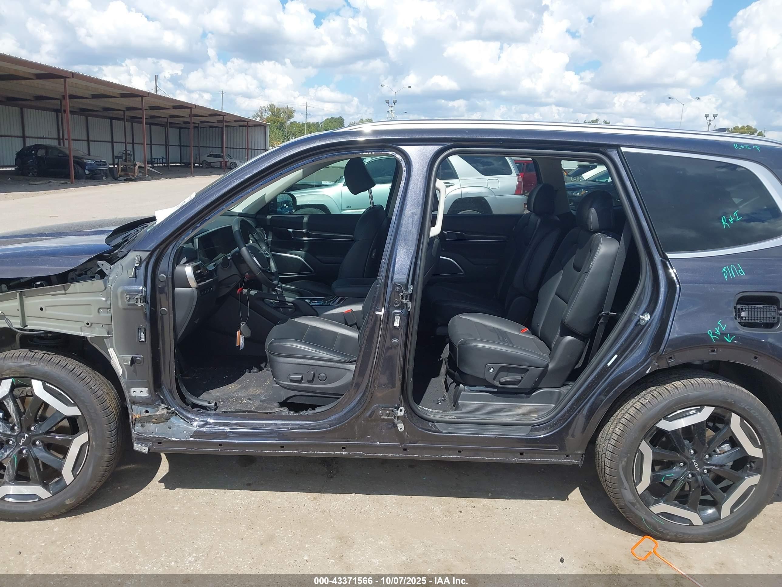 KIA TELLURIDE image 6