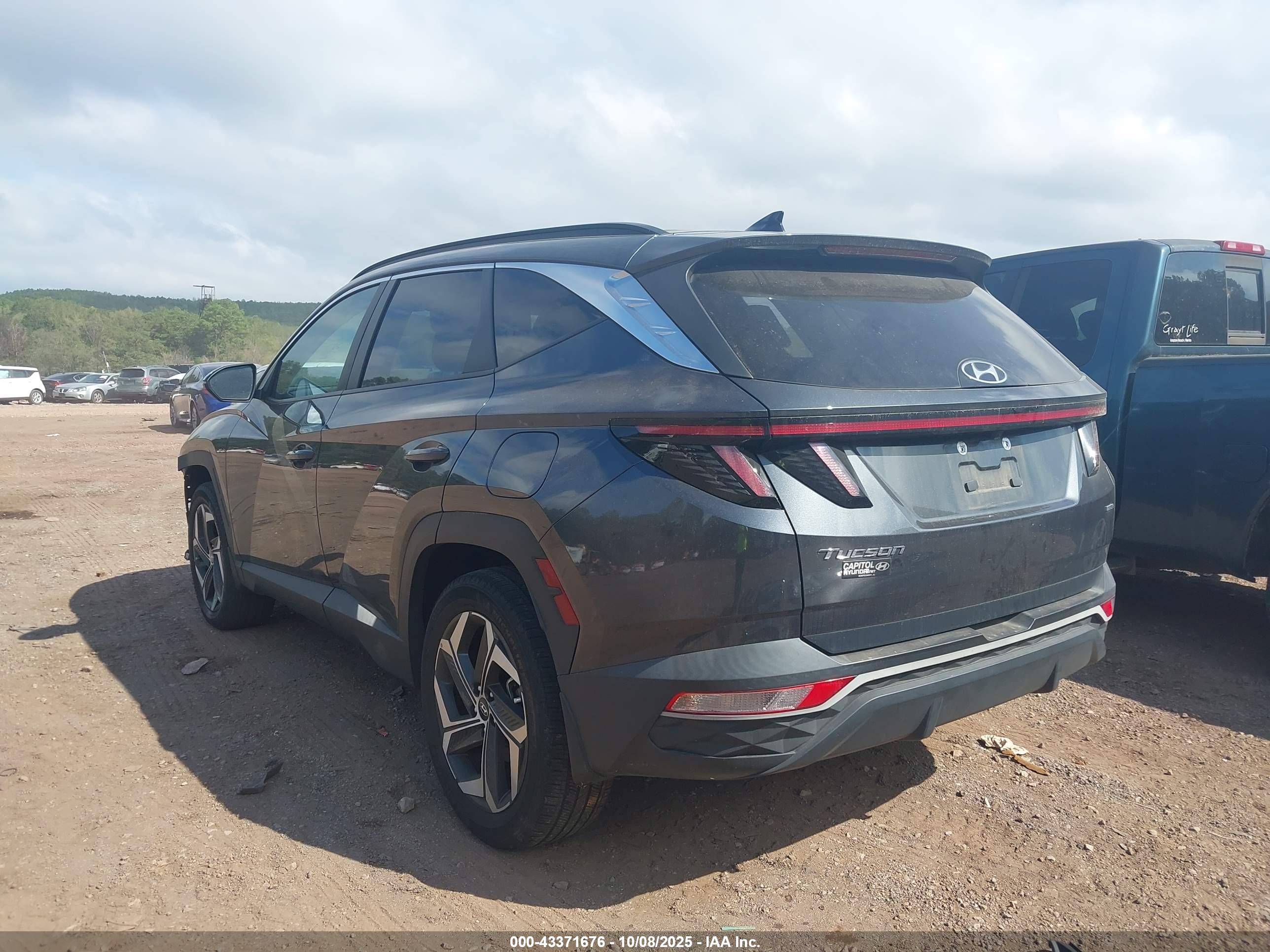 HYUNDAI TUCSON image 3