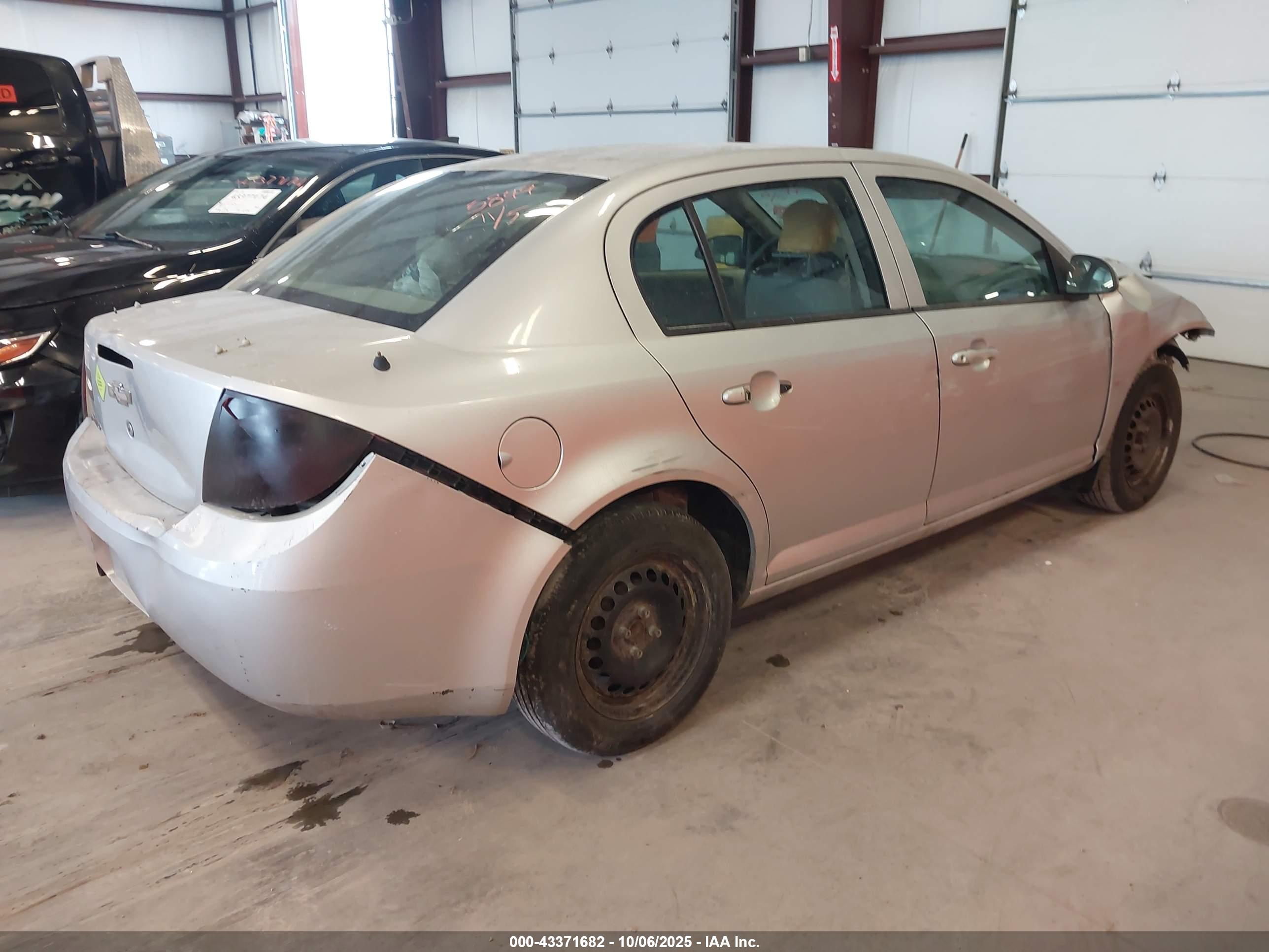 CHEVROLET COBALT image 4