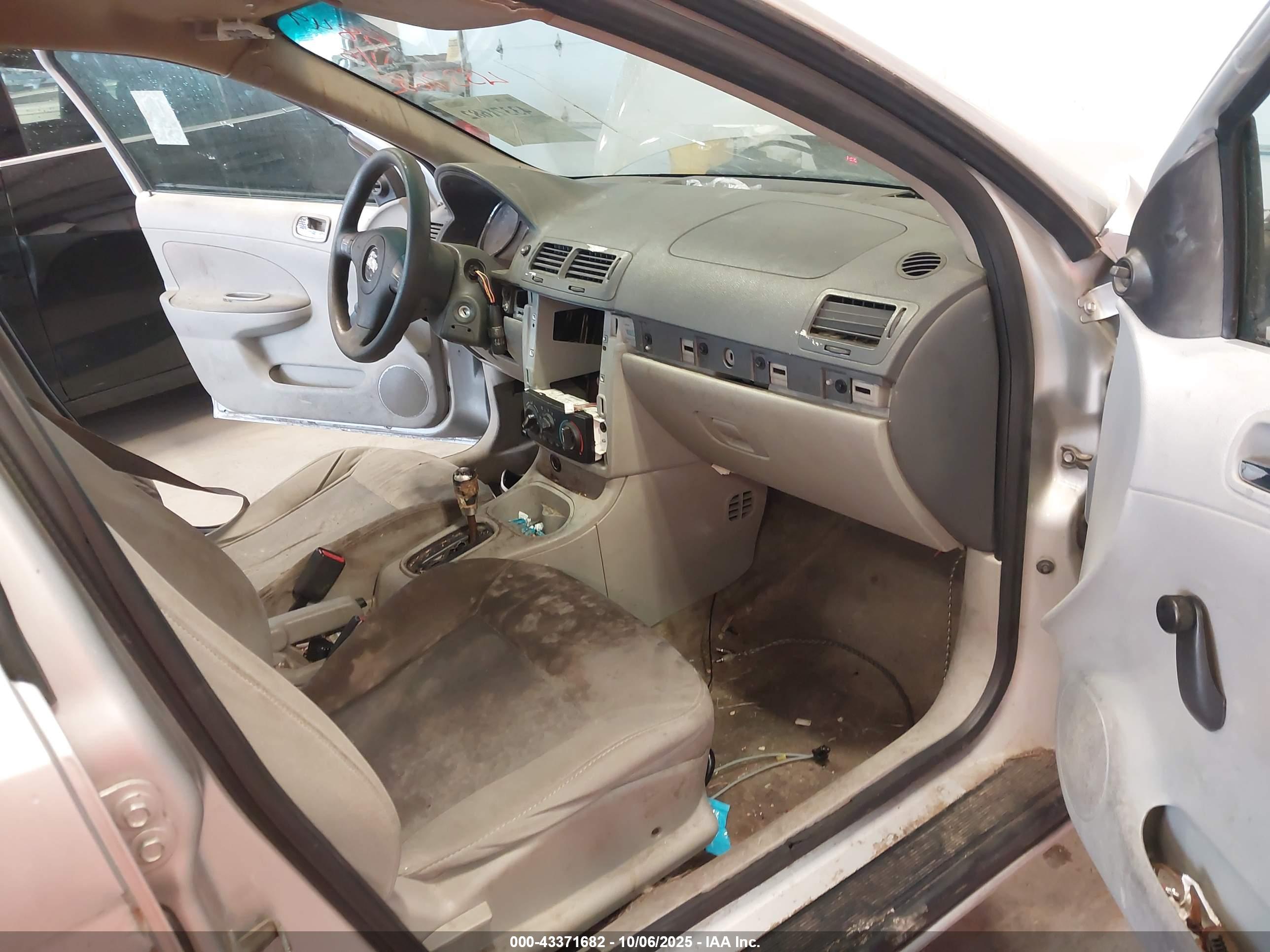 CHEVROLET COBALT image 5