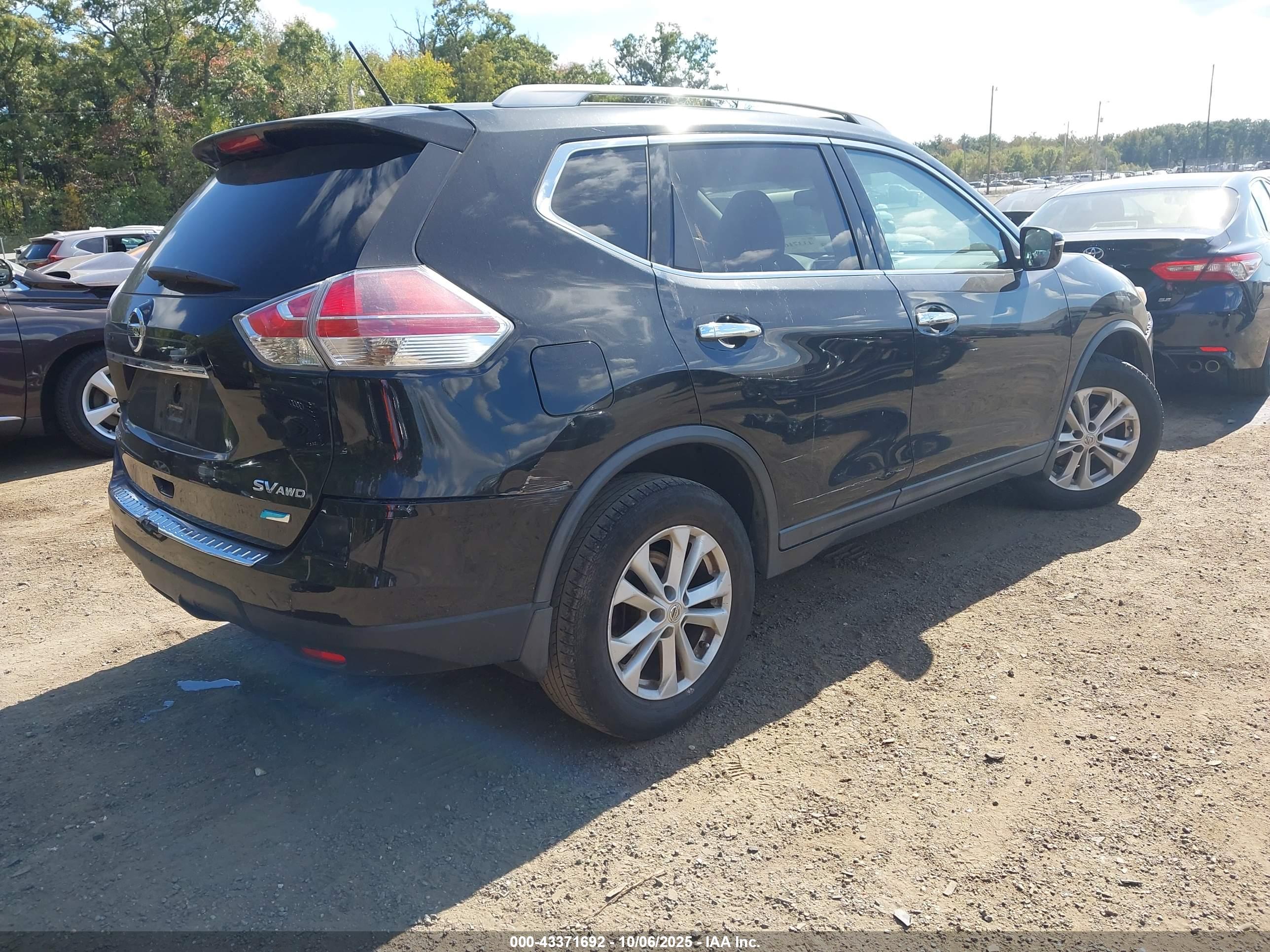 NISSAN ROGUE image 4