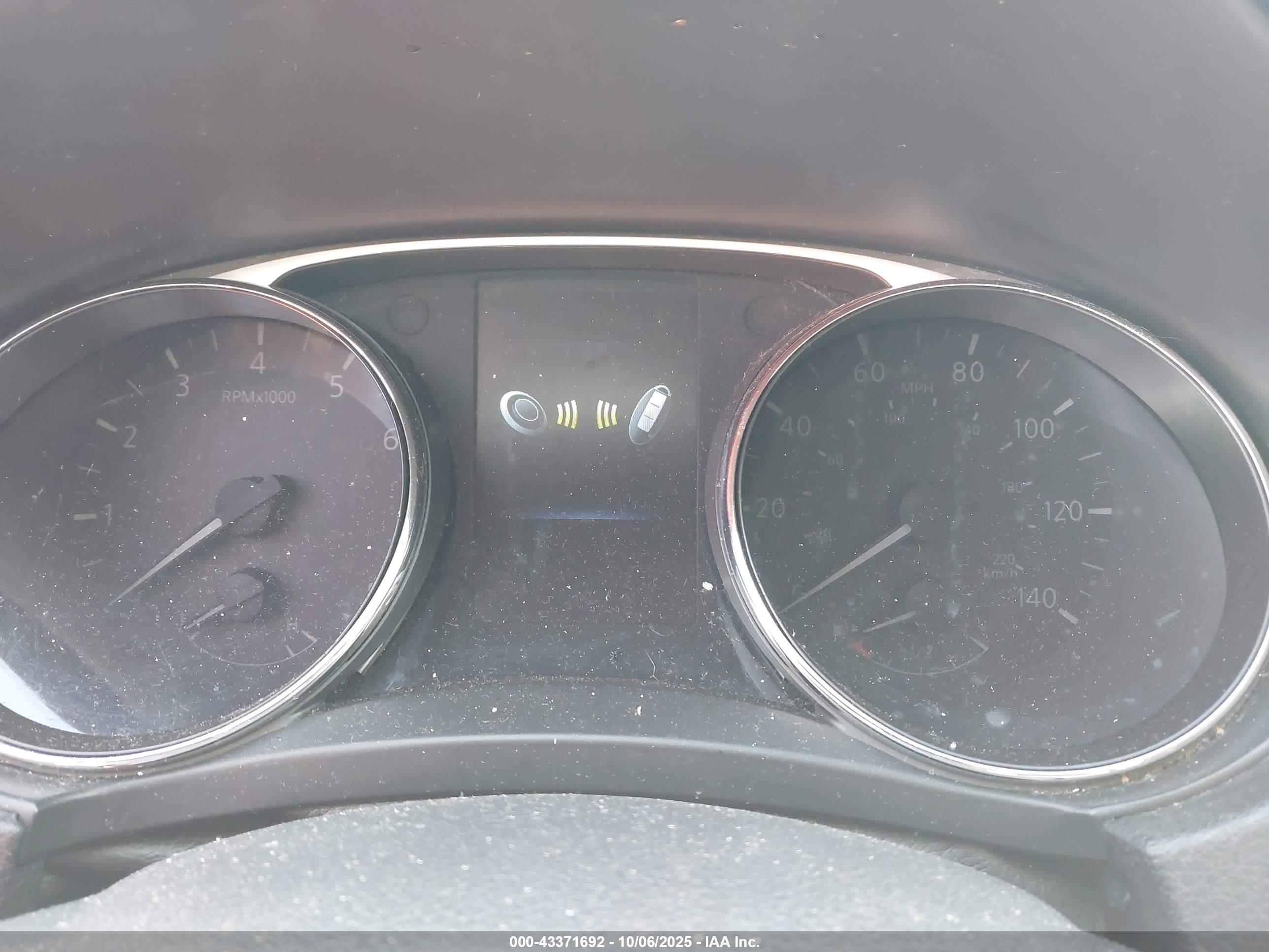 NISSAN ROGUE image 6