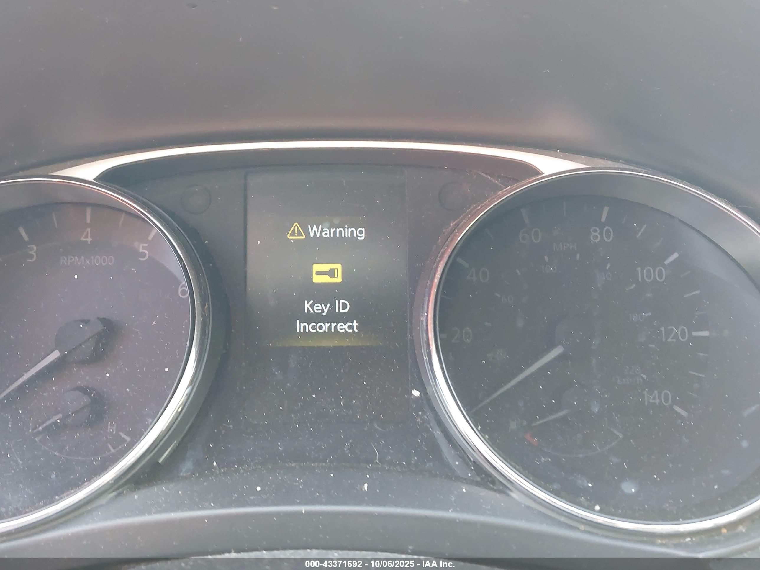 NISSAN ROGUE image 7