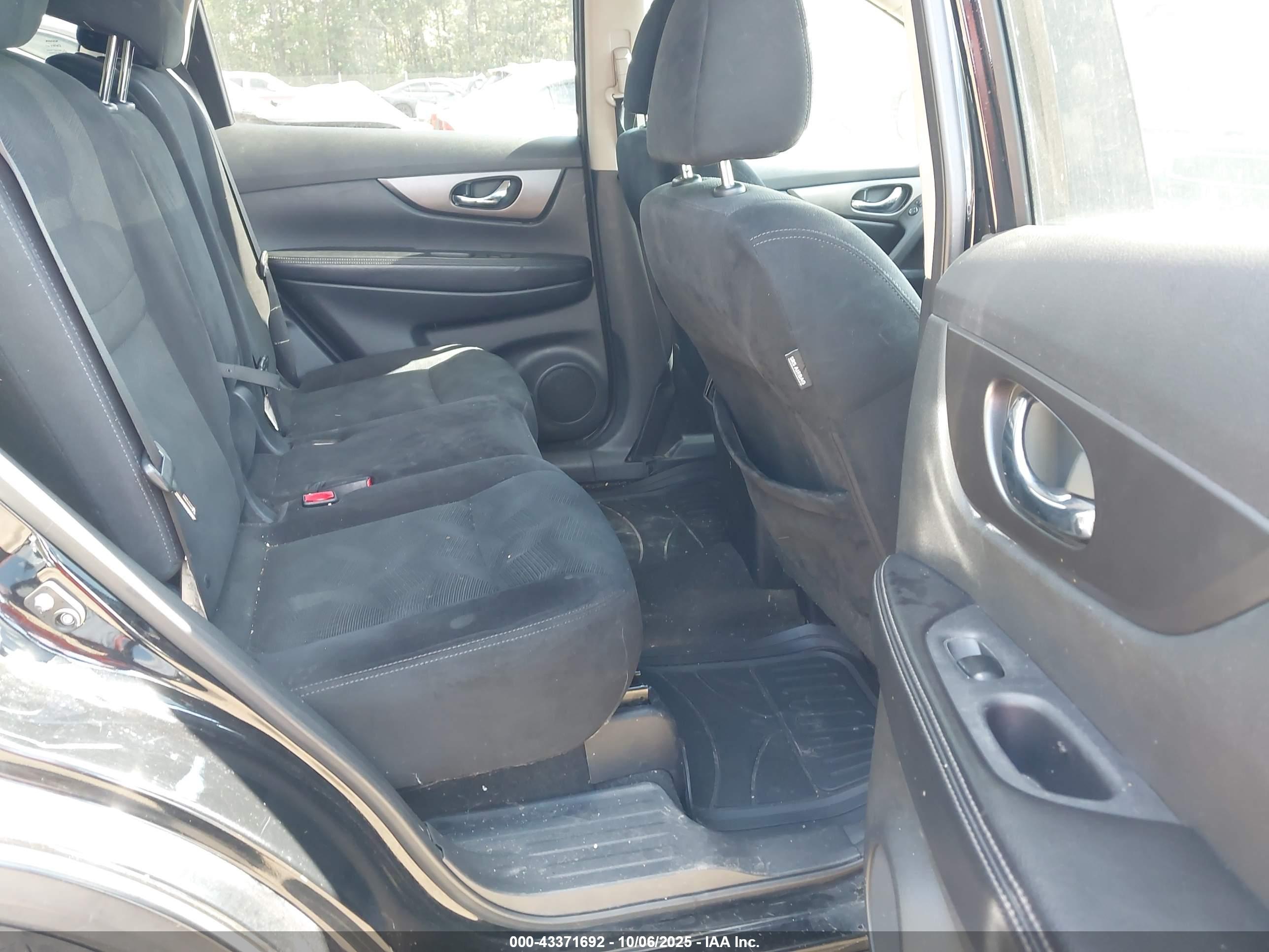 NISSAN ROGUE image 8