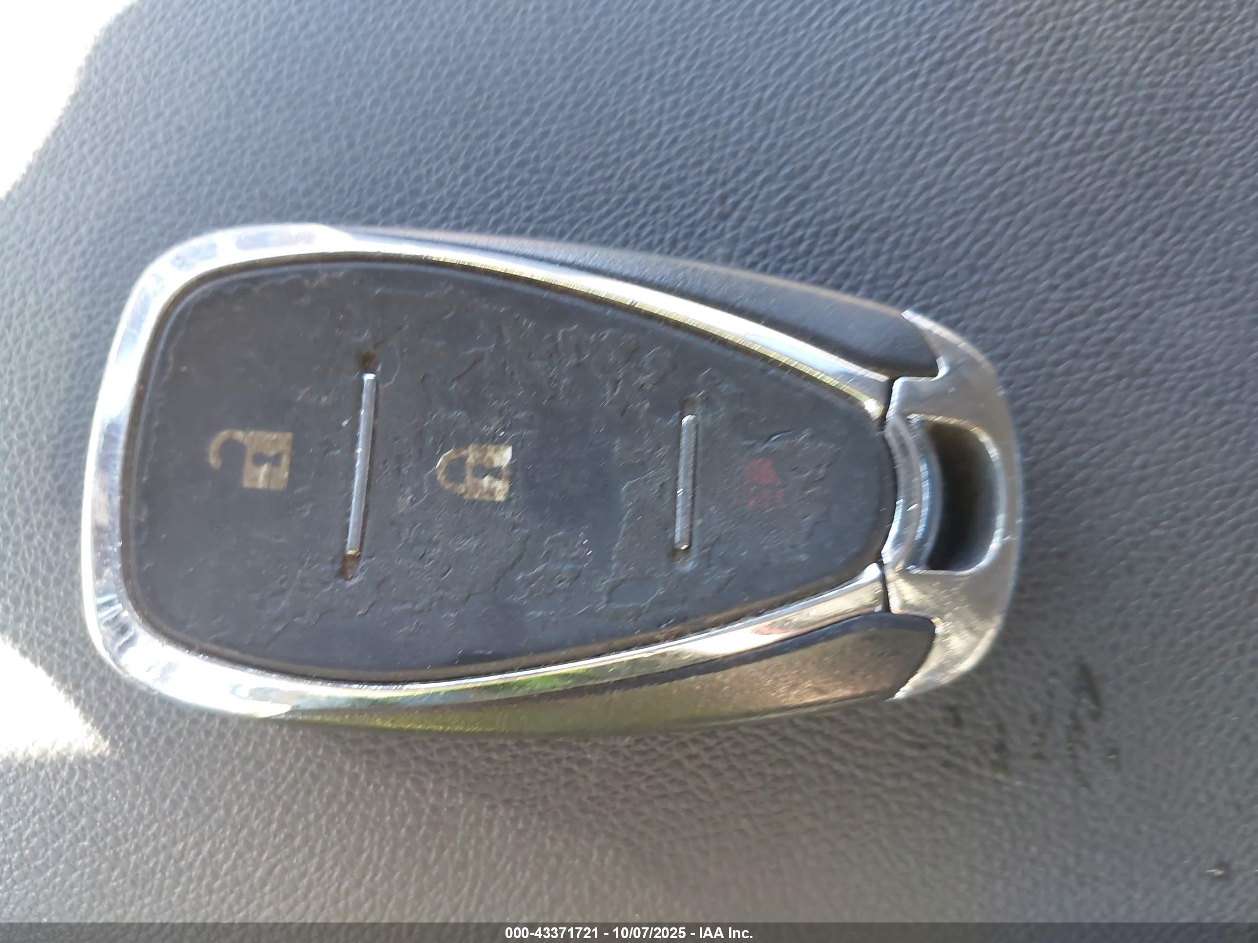 CHEVROLET EQUINOX image 11