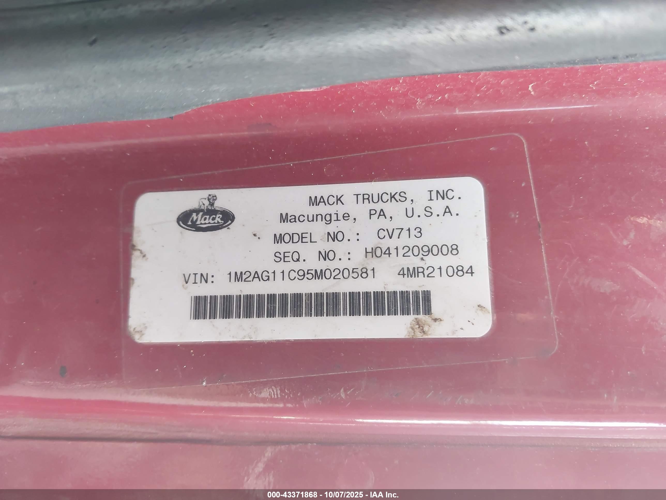 MACK 700 image 9